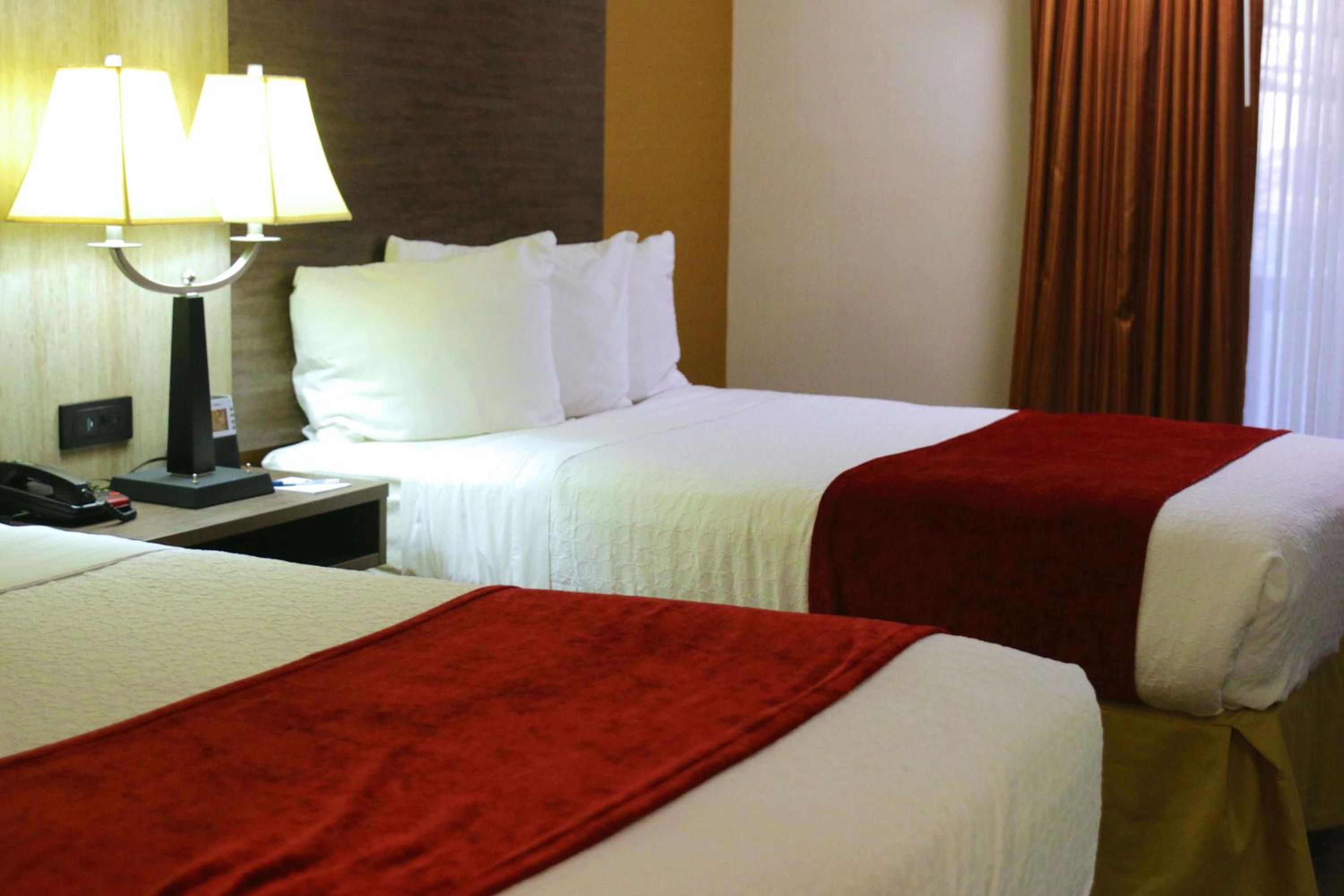 Double Room with Two Double Beds - Photo 5