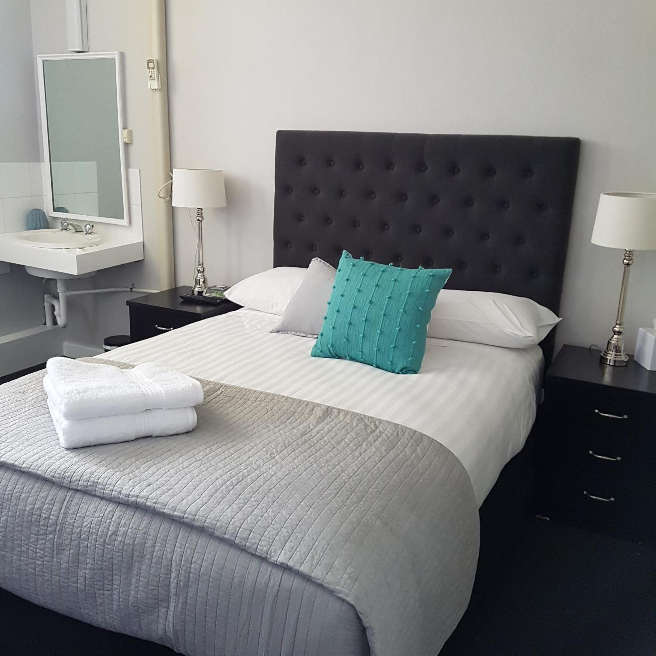 Double Room with Shared Bathroom photo 2