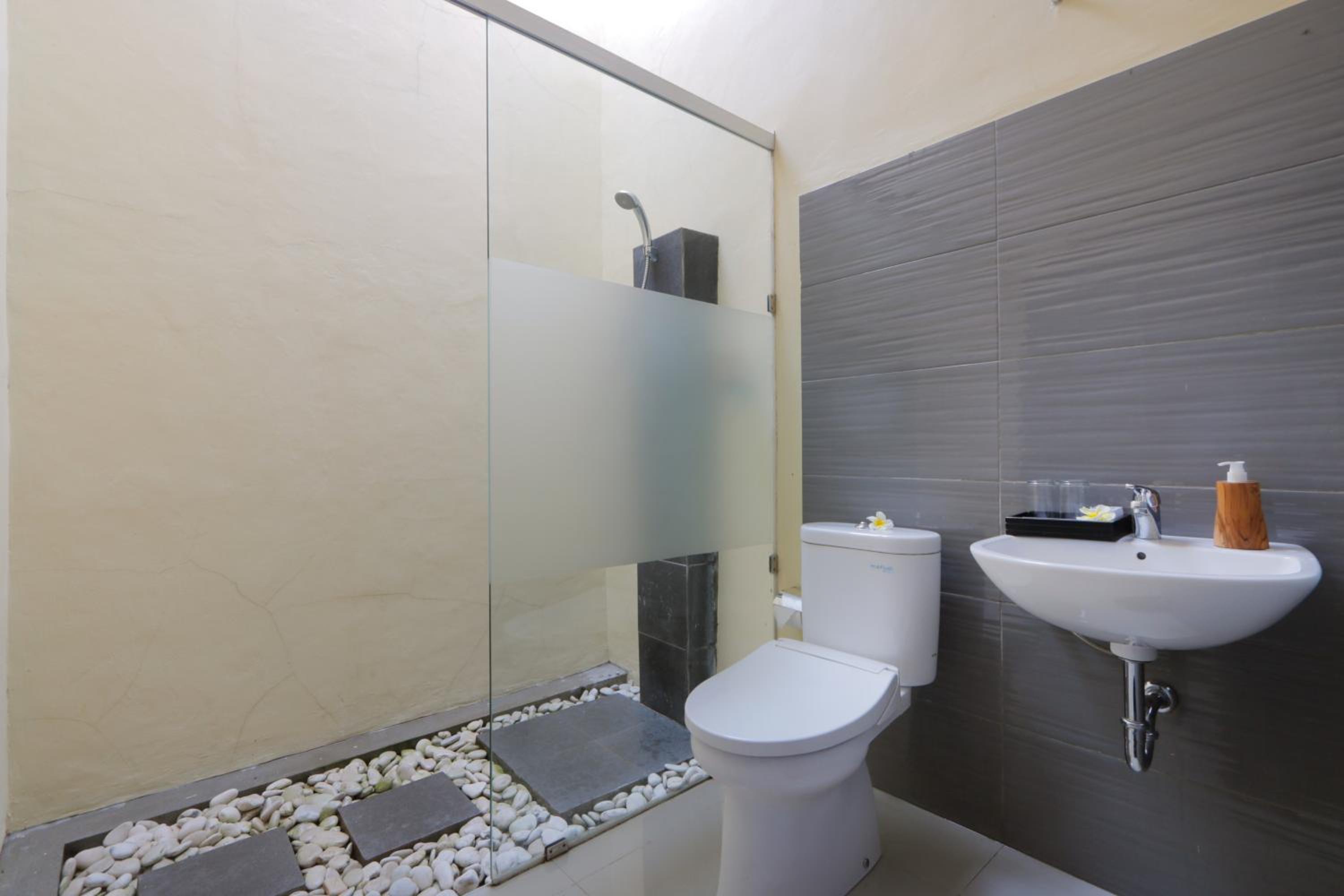 Villa with Private Pool - Photo 8