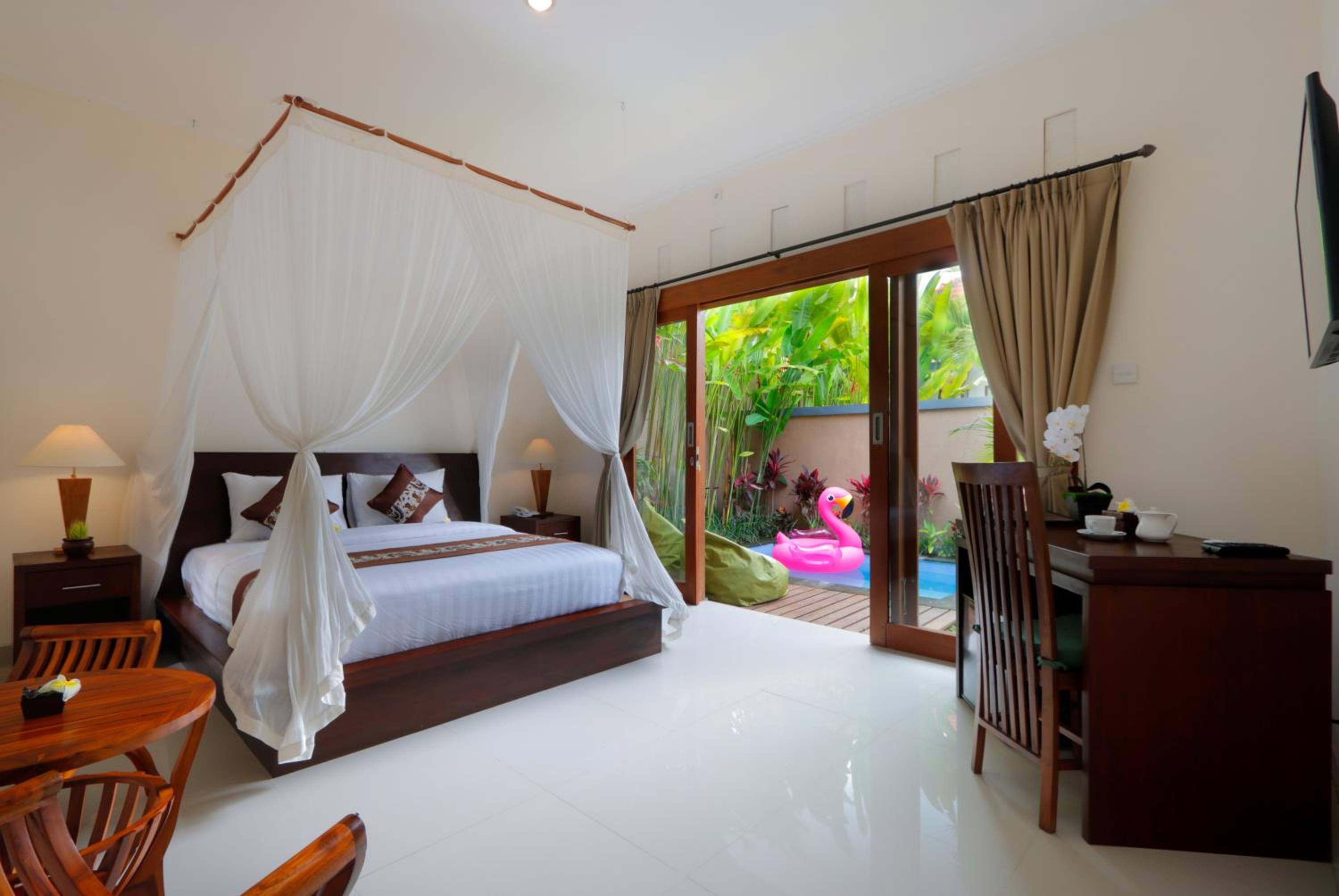 Villa with Private Pool - Photo 1