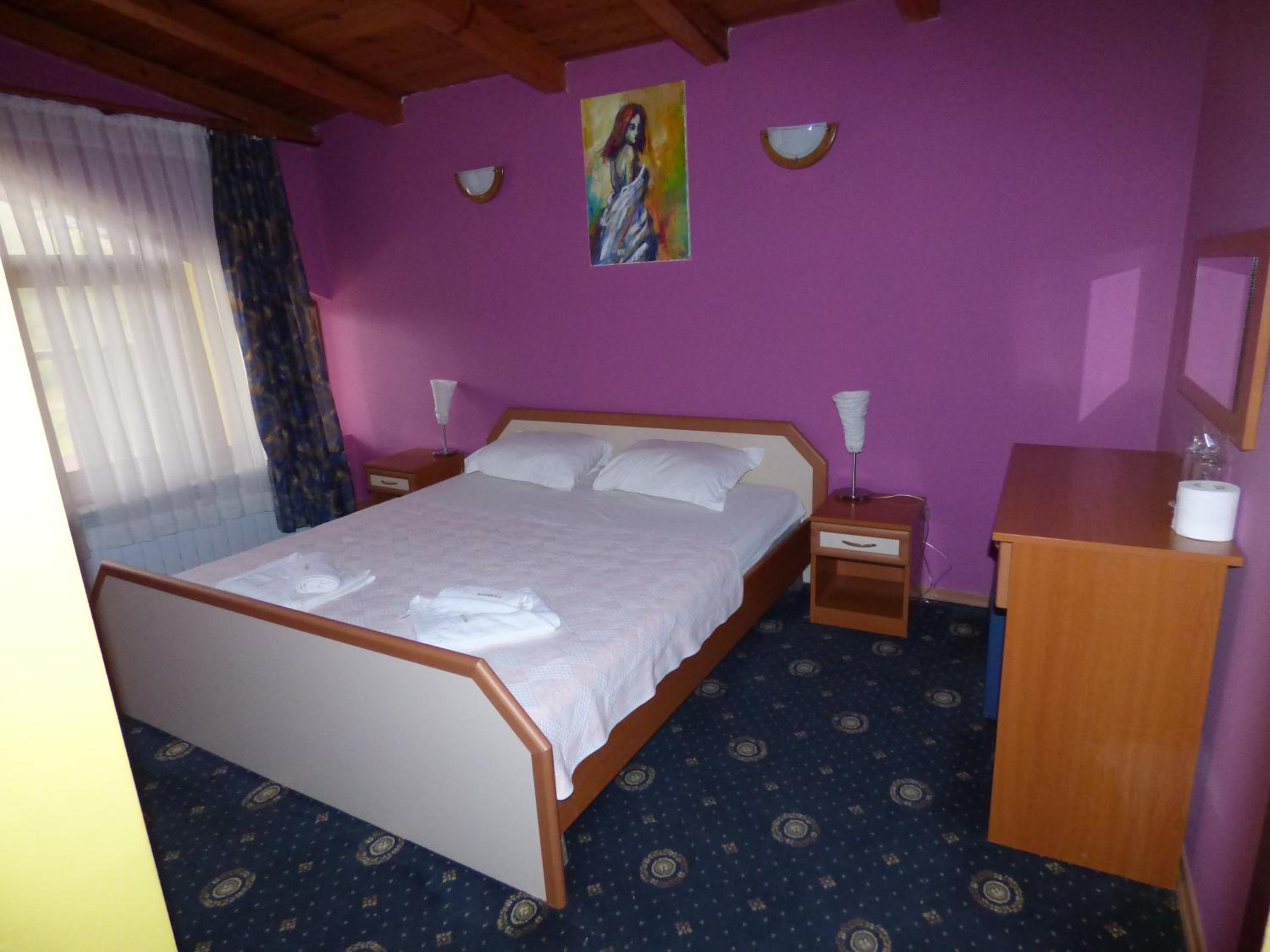 Twin Room - Photo 1