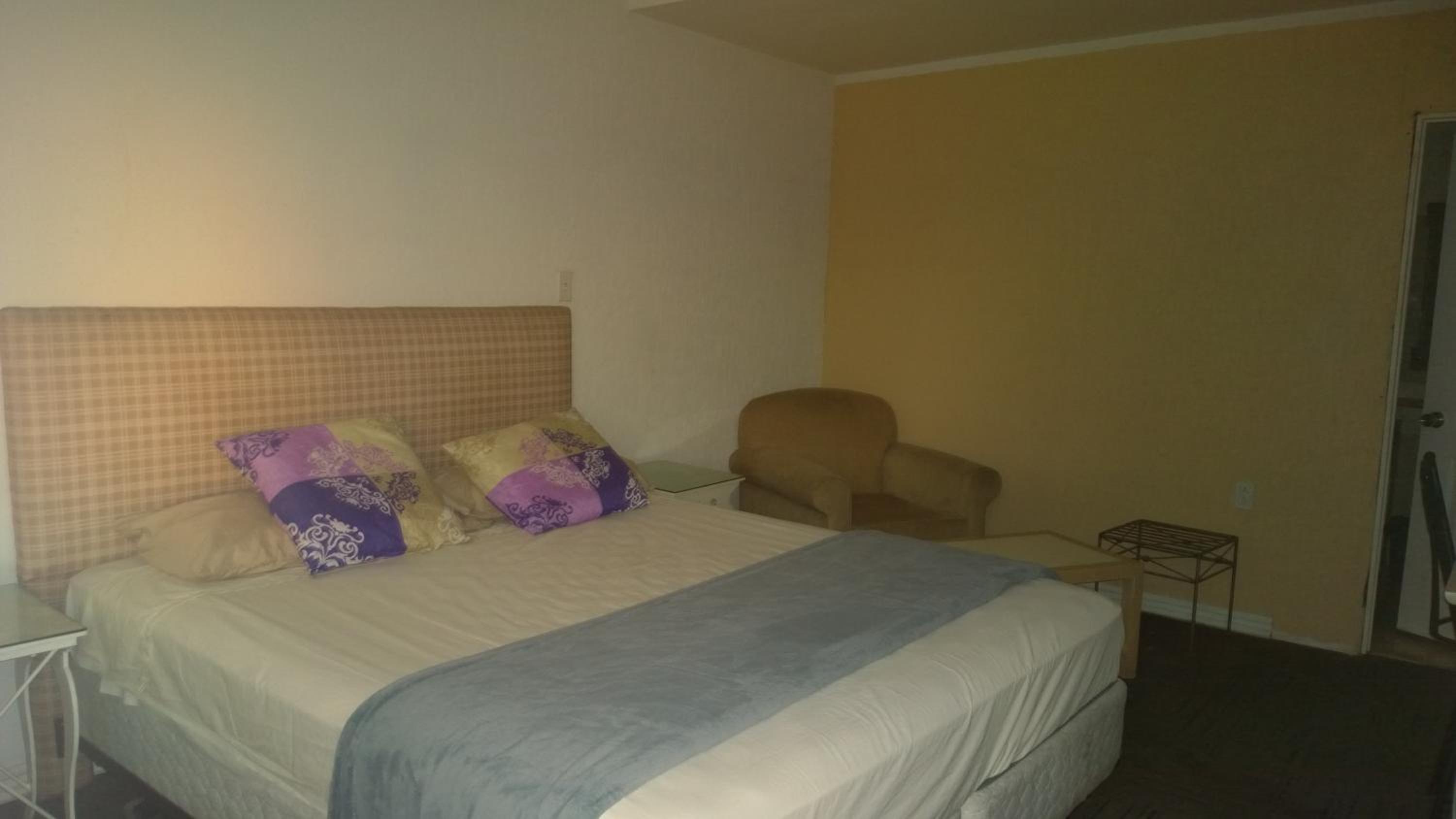 Twin Room with Private Bathroom photo 1