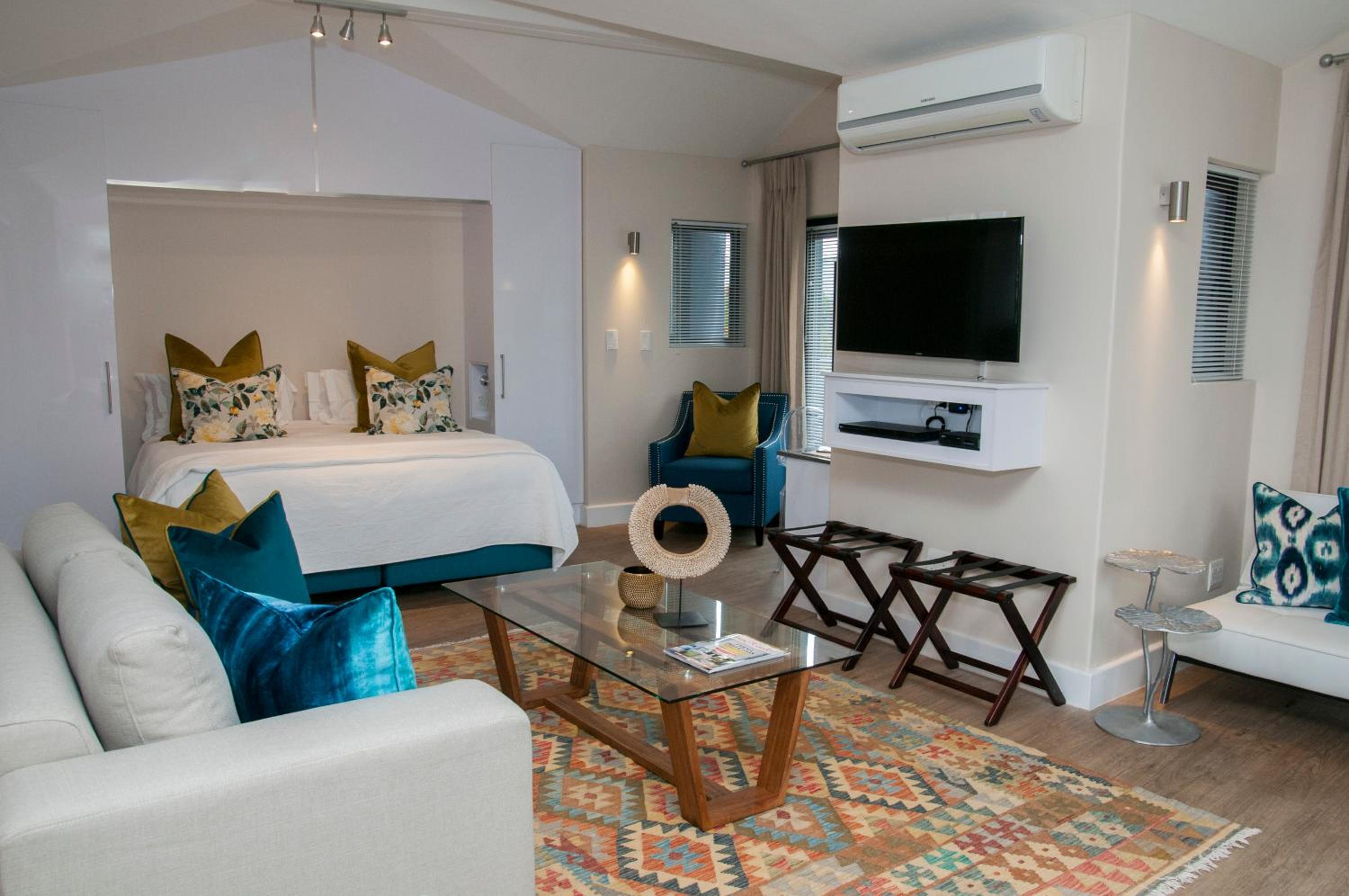 Suite - Photo 7