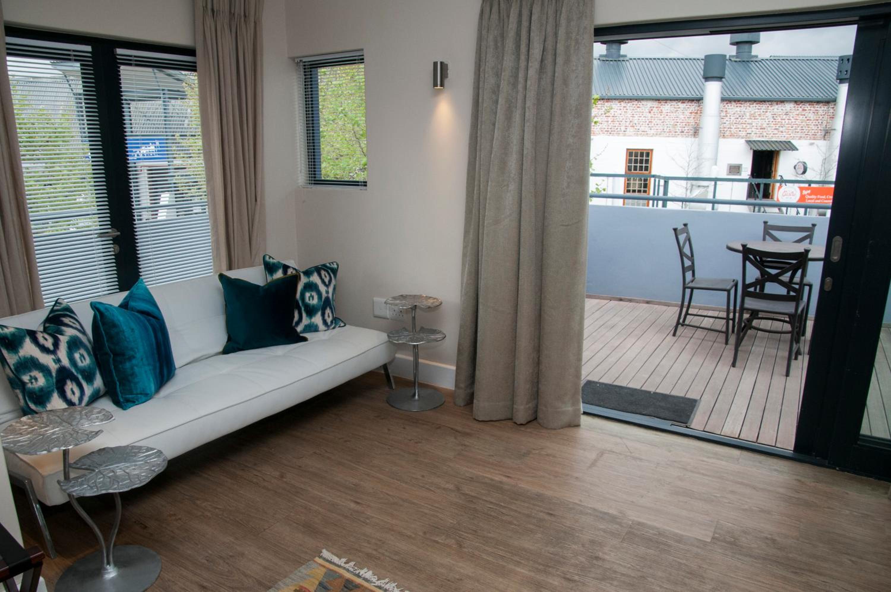 Suite - Photo 2