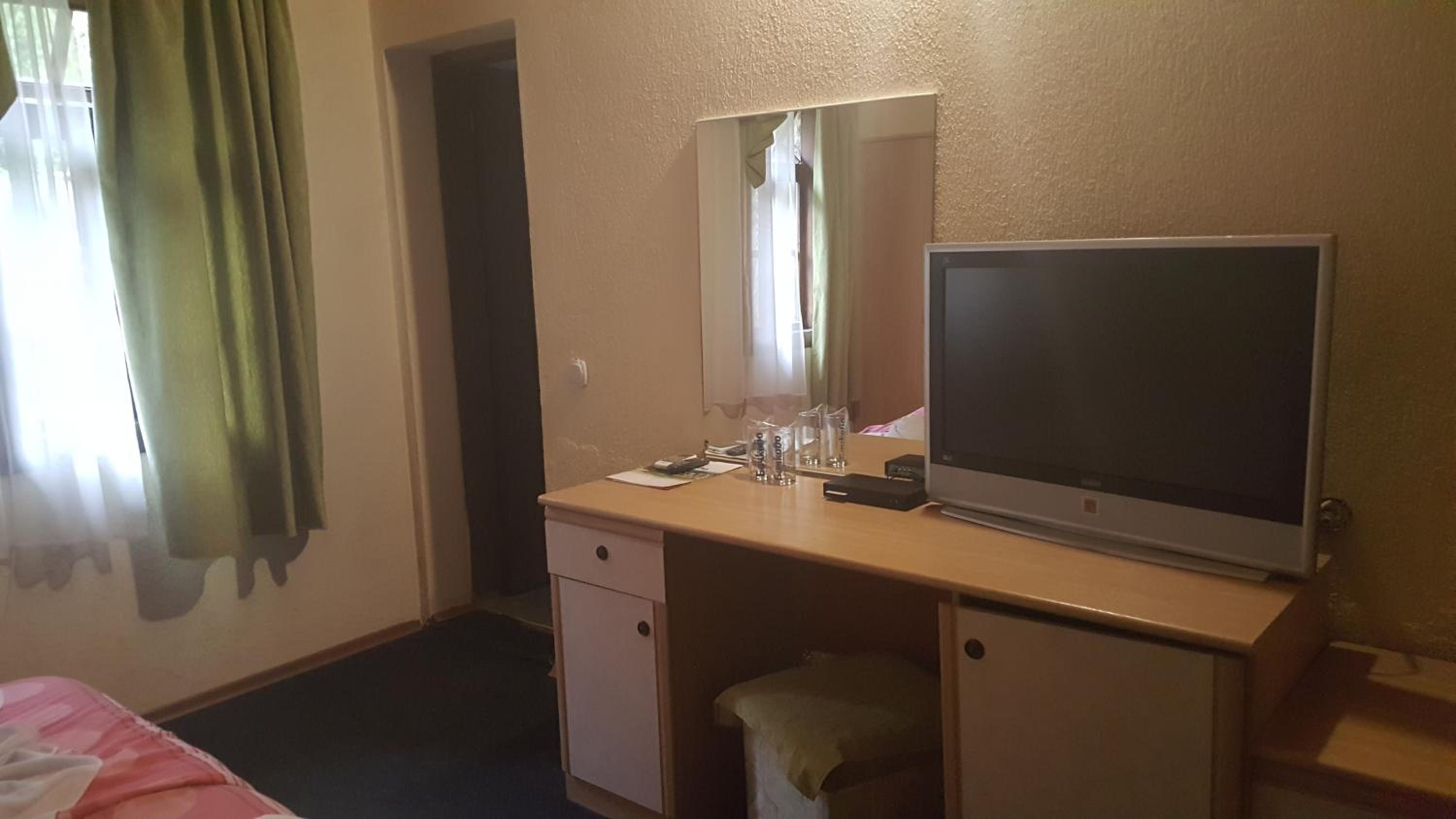 Junior Suite With Mountain View photo 2