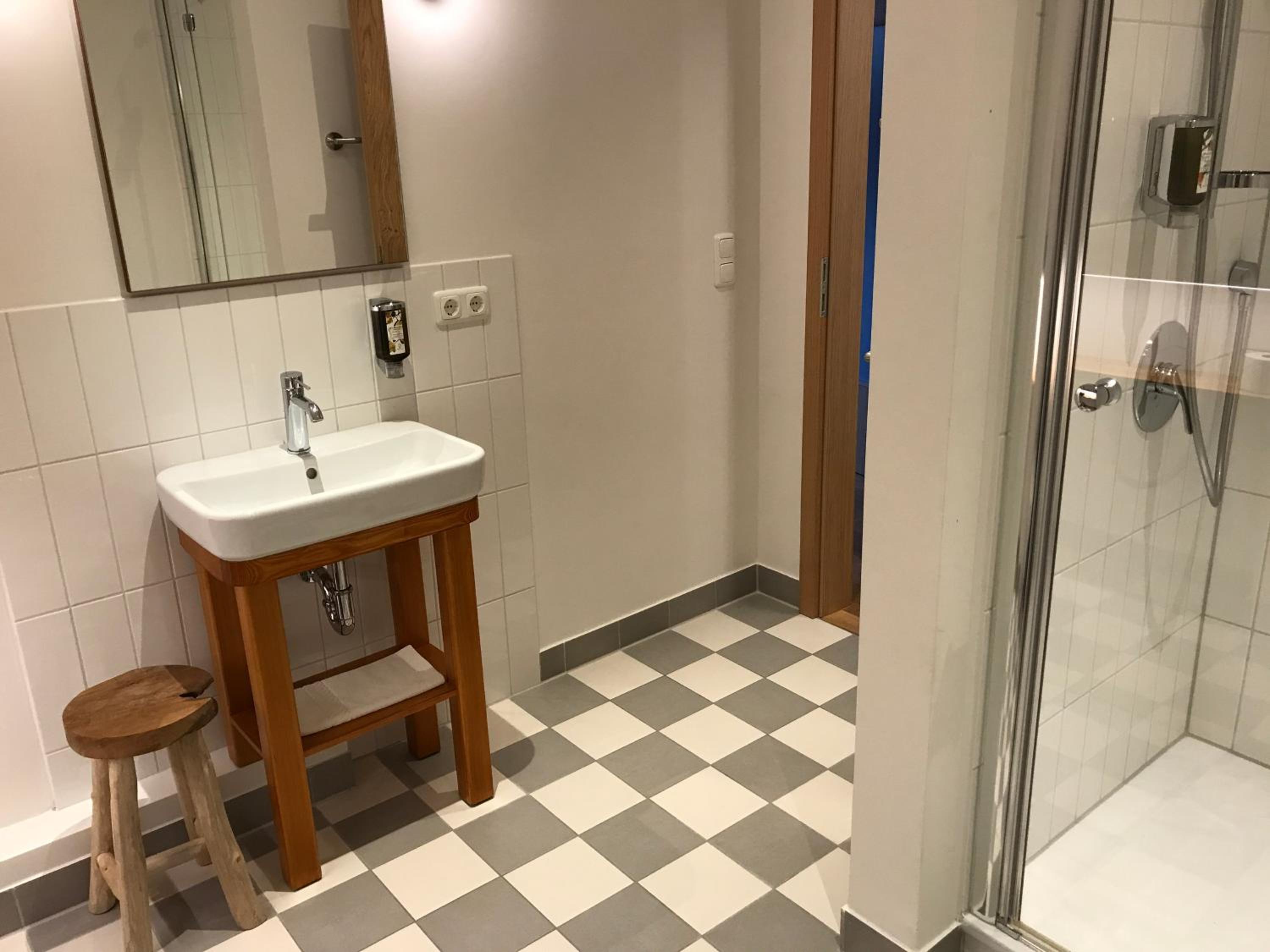 Suite with Lake View - Photo 4