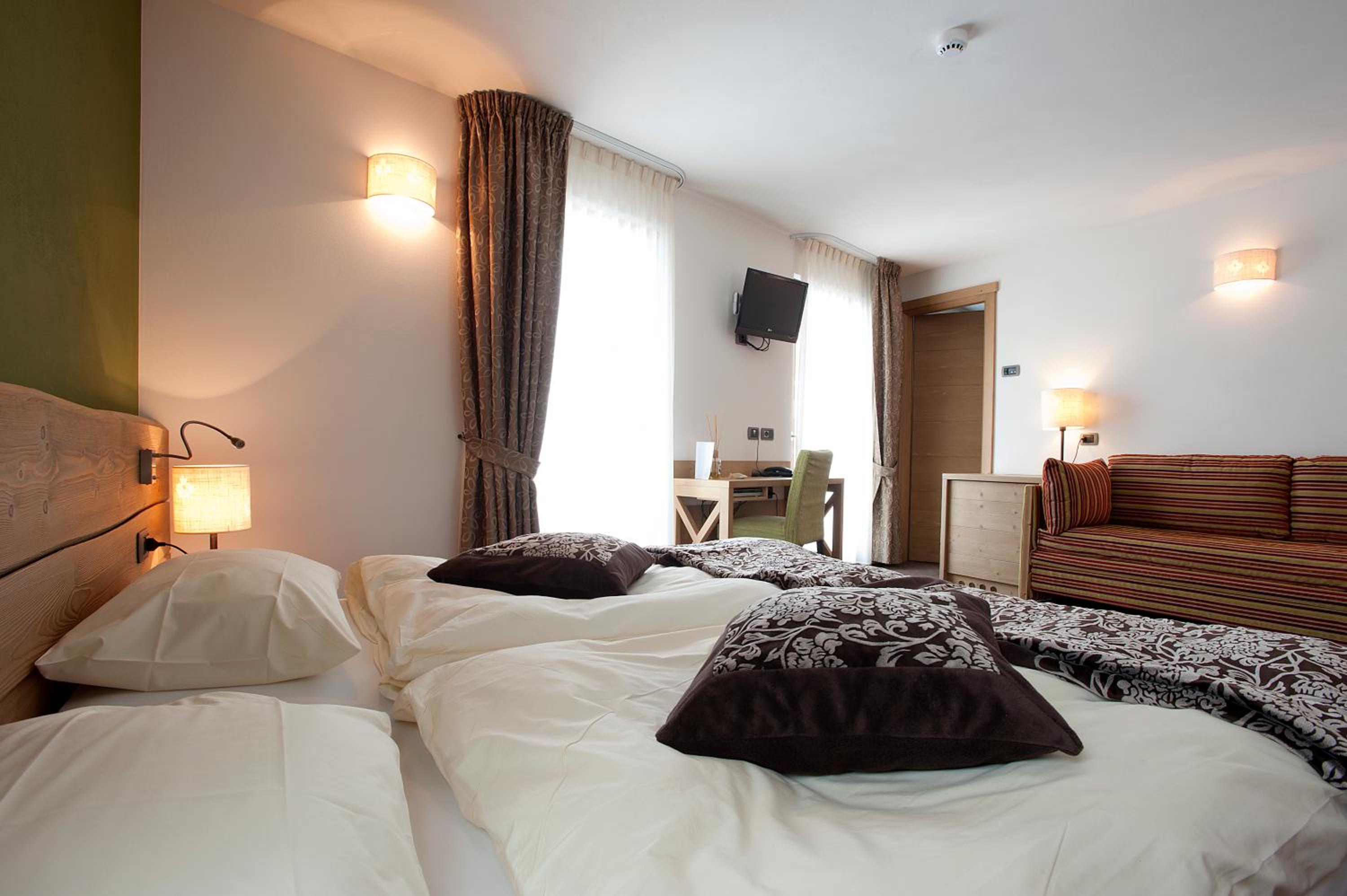 Twin Room with Mountain View