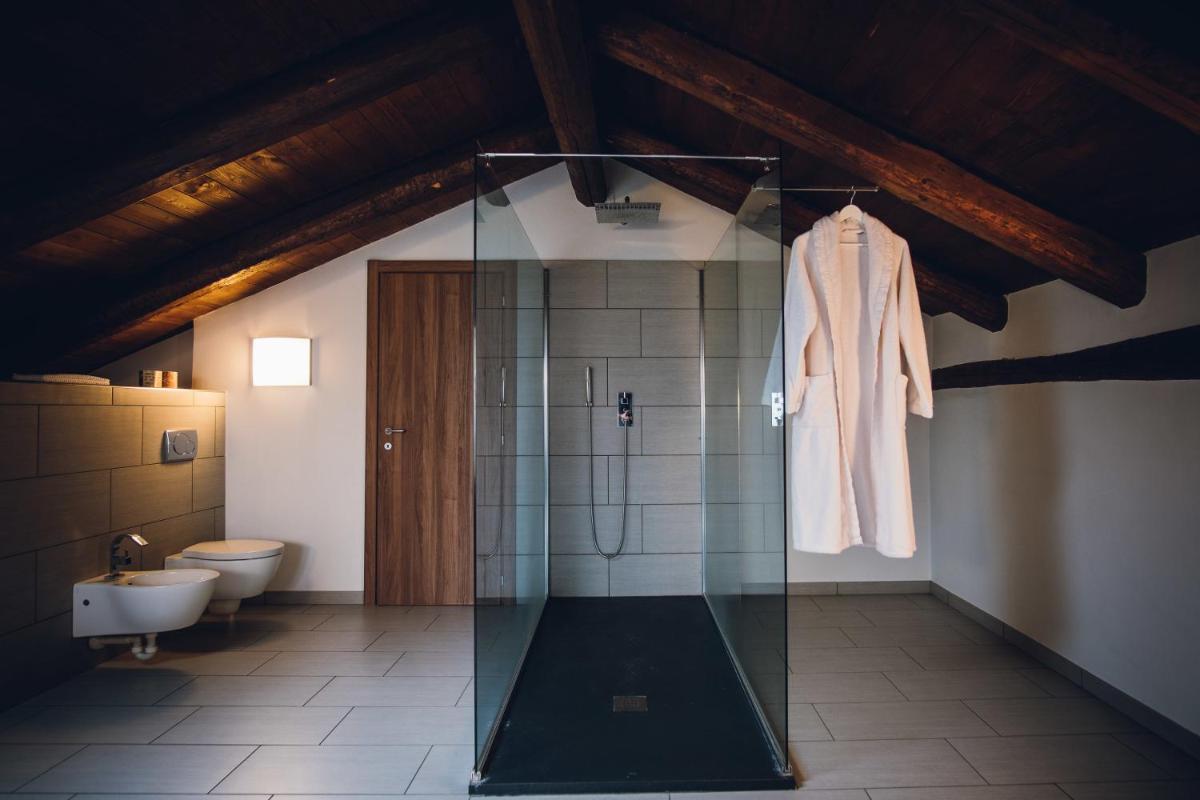 Deluxe Suite with Spa Bath