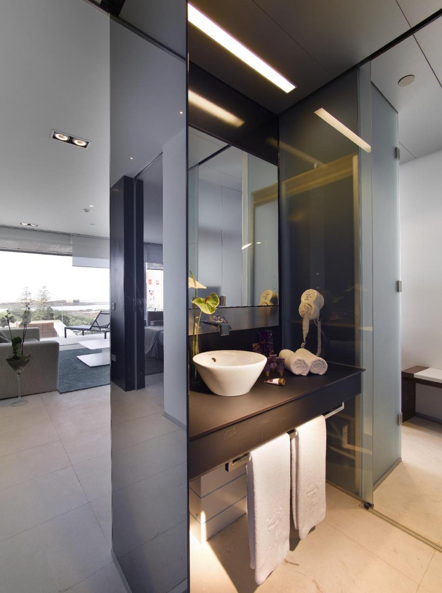 Junior Suite with Sea View - Photo 8
