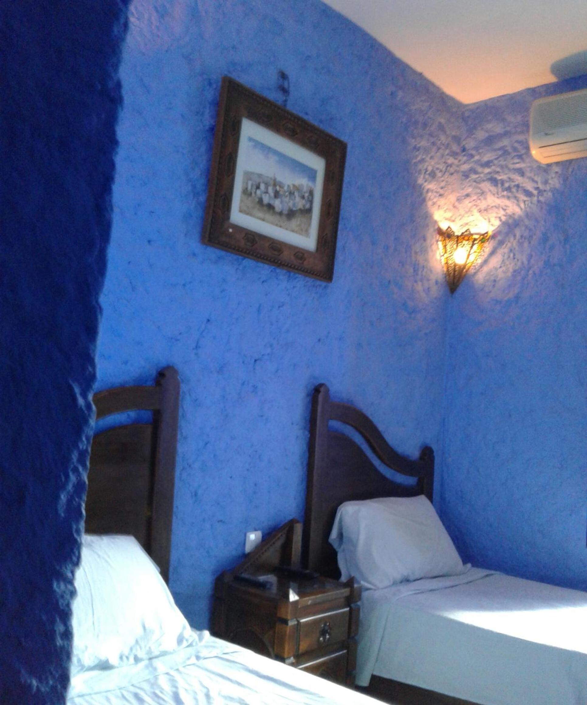 Standard Twin Room - Photo 3