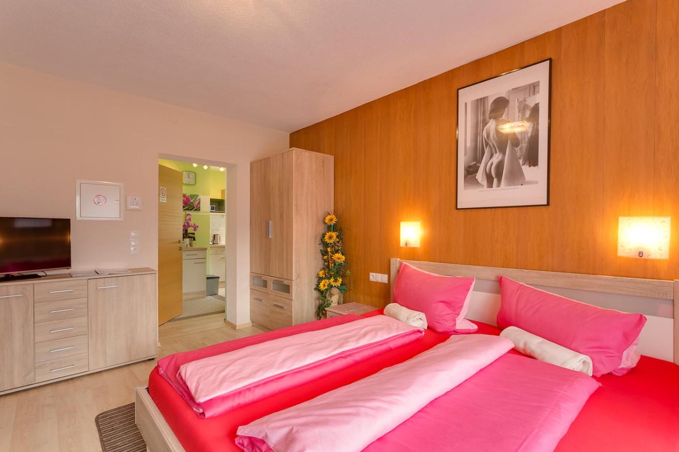 One-Bedroom Apartment with Balcony photo 1