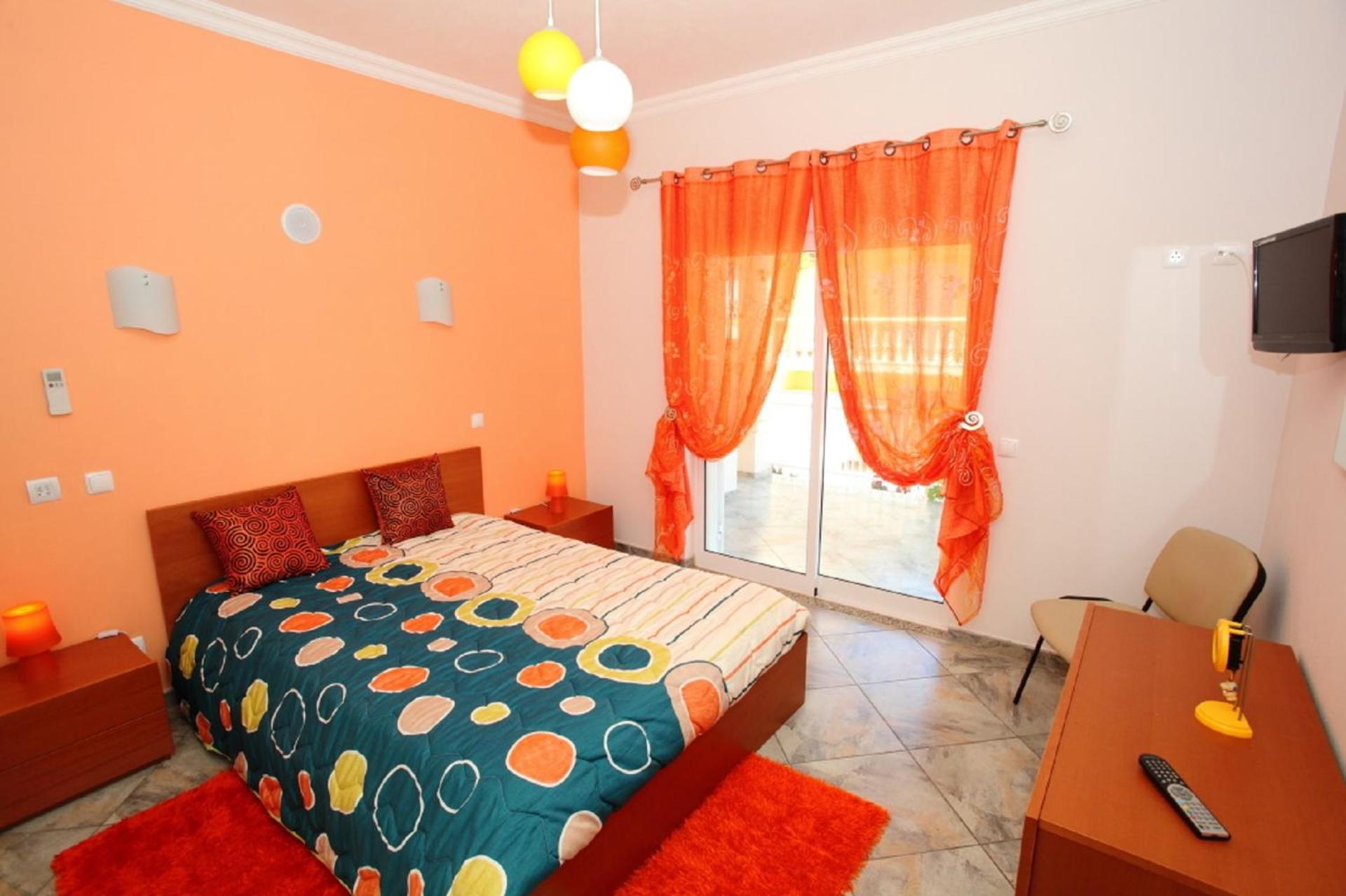 Villa with 6 bedrooms