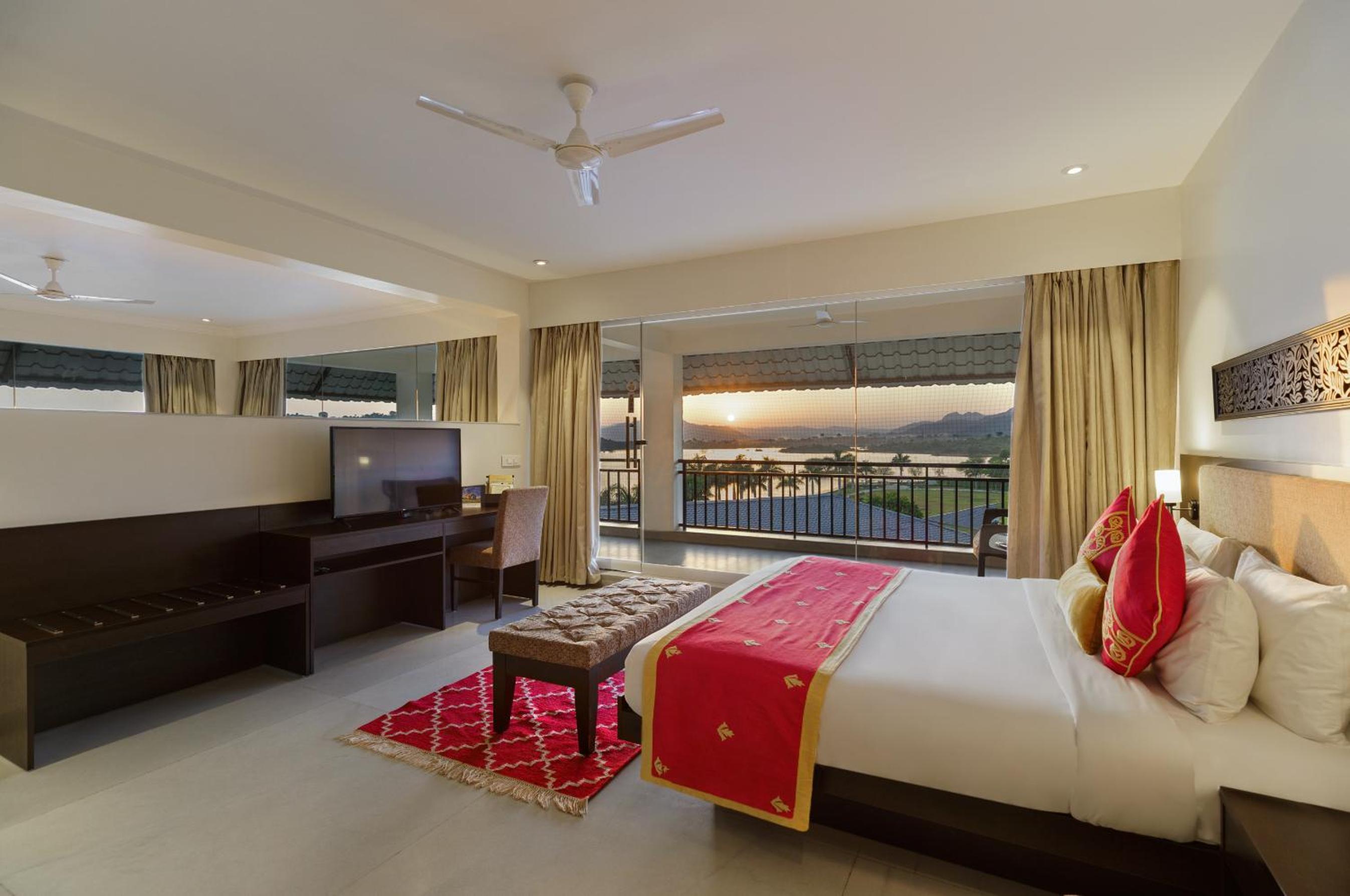 TatSaraasa Suite with Lake View: Early Check-In upto 3 hours (subject to availability),Complimentary Hi-Tea served with Cookies, Veg Snack(s), Complimentary Cricket