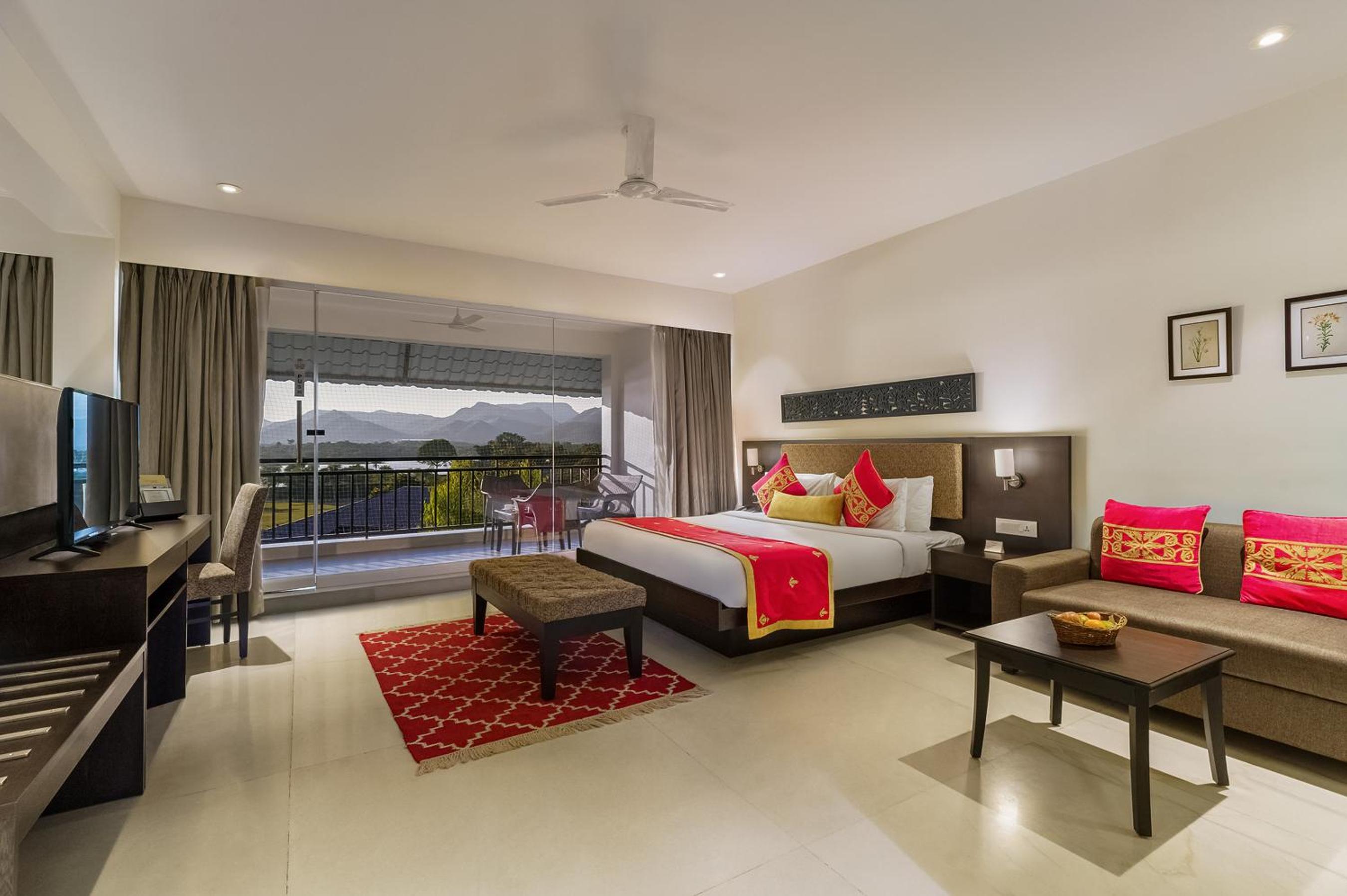 TatSaraasa Suite with Lake View: Early Check-In upto 3 hours (subject to availability),Complimentary Hi-Tea served with Cookies, Veg Snack(s), Complimentary Cricket