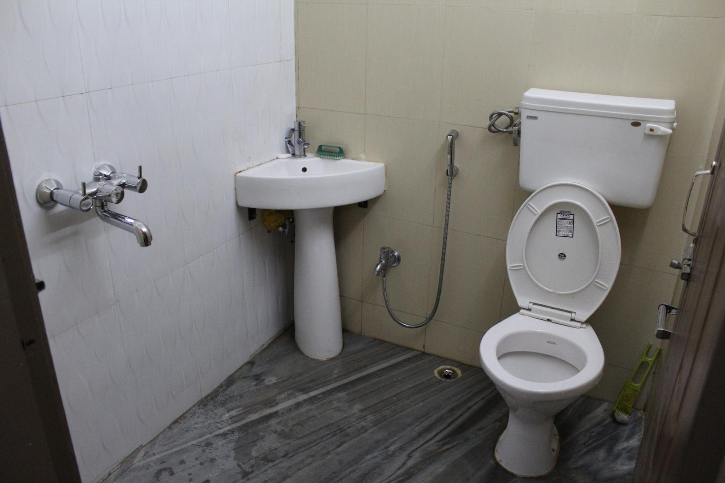 Small Double Room - Photo 29
