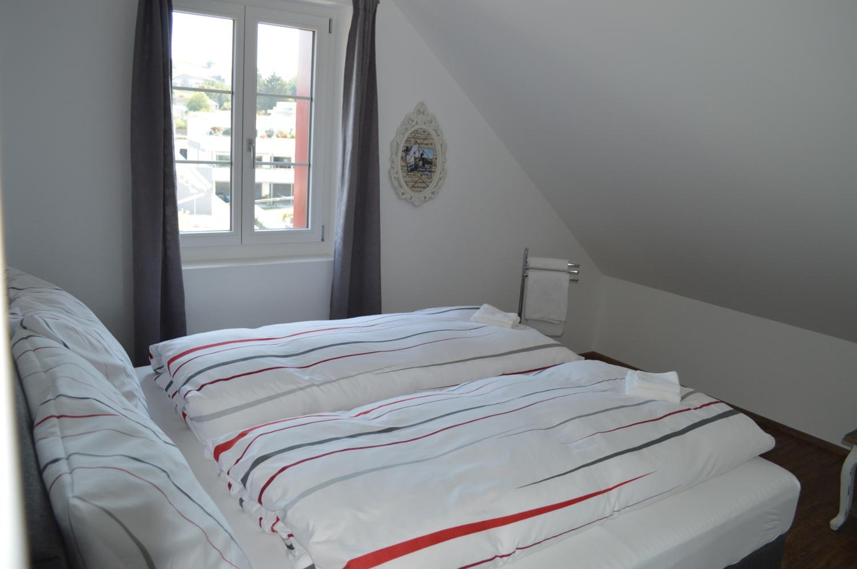 Double Room with Shared Bathroom photo 2