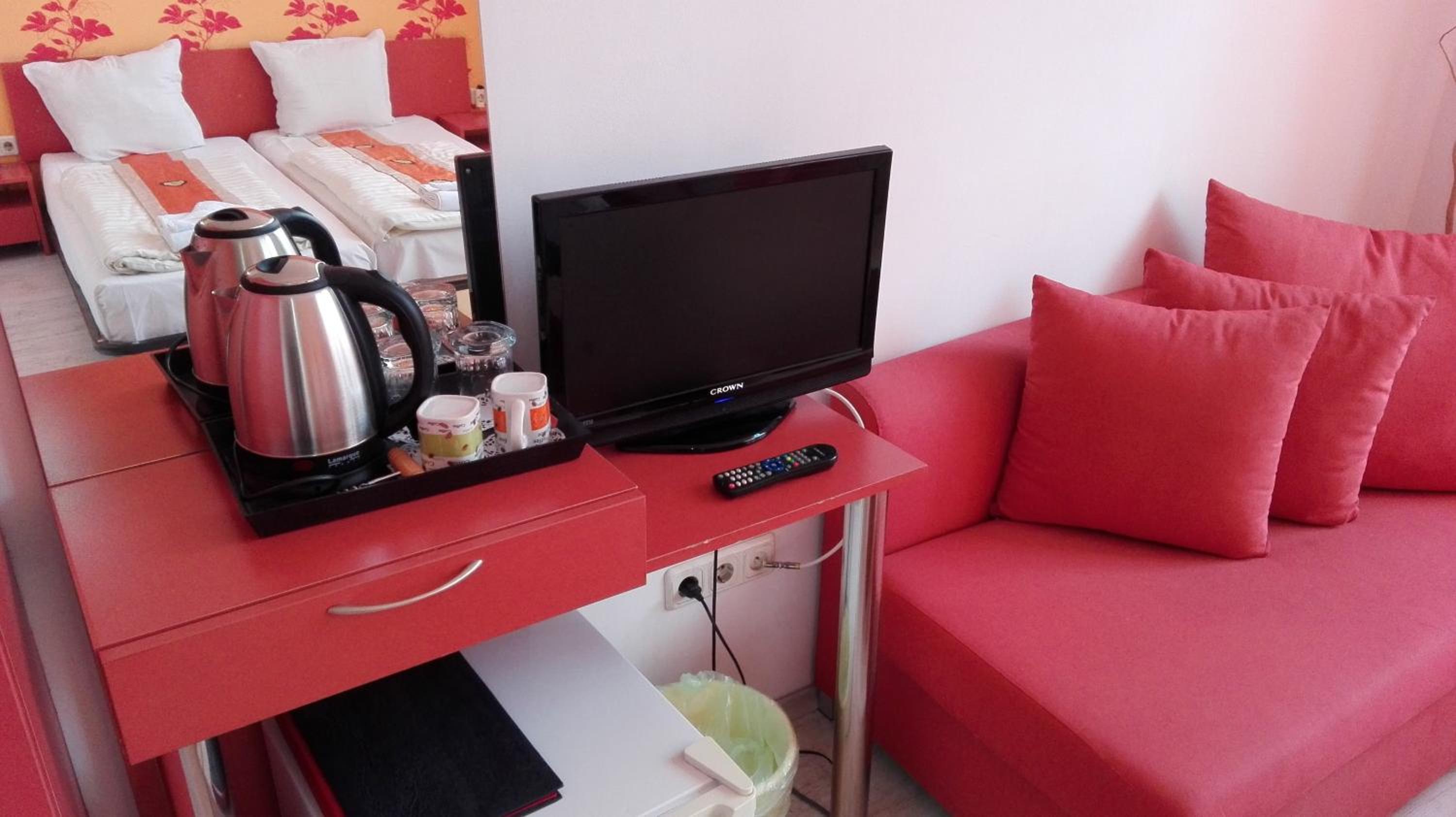 Deluxe Double or Twin Room - Photo 10