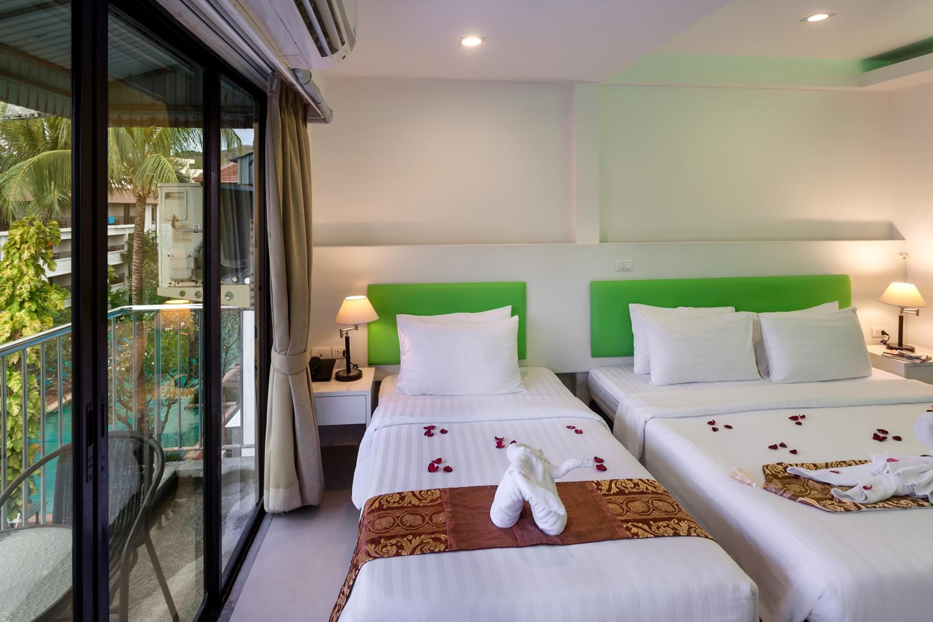Deluxe Double Room with Balcony  - Photo 13