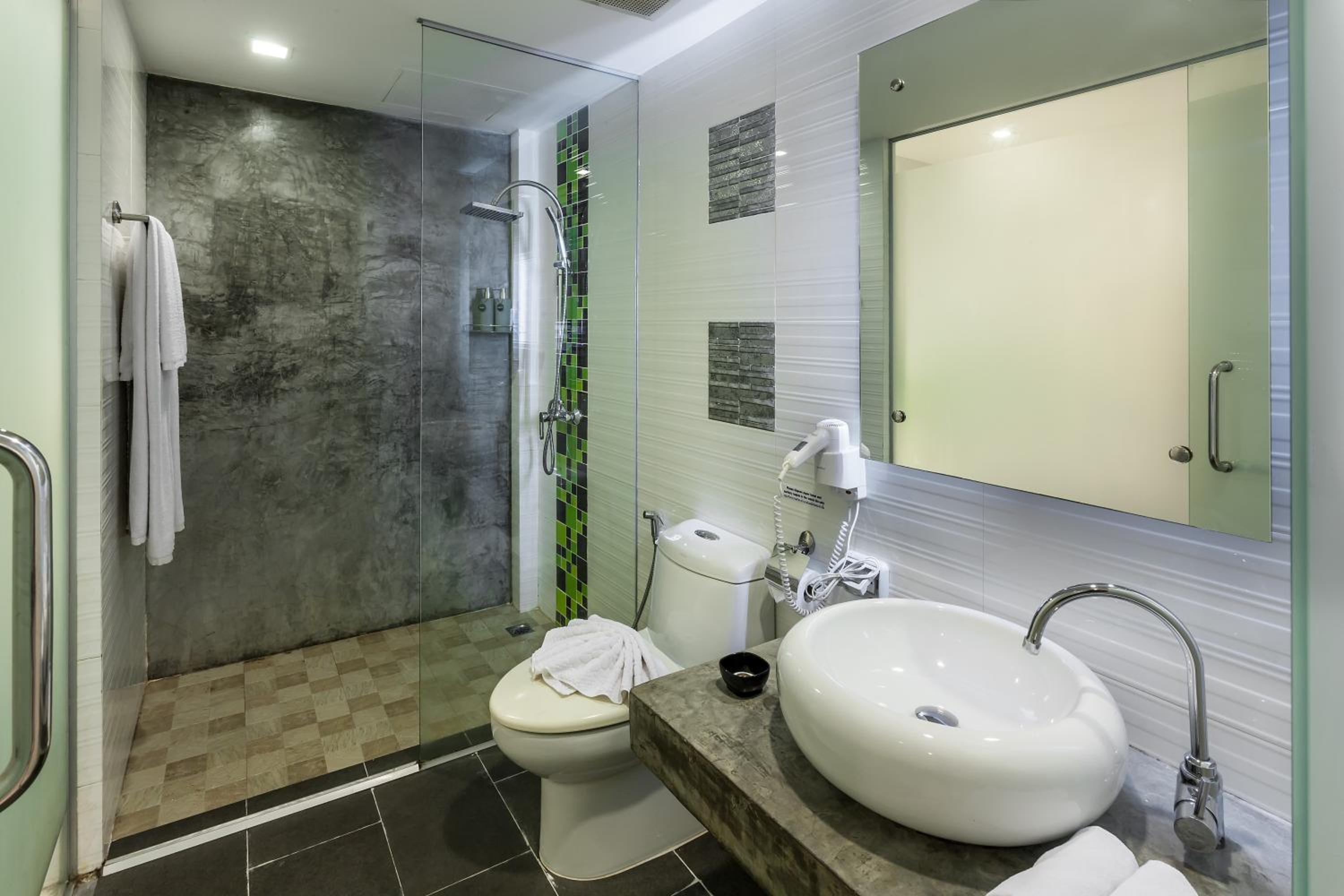 Deluxe Double Room with Balcony  - Photo 16