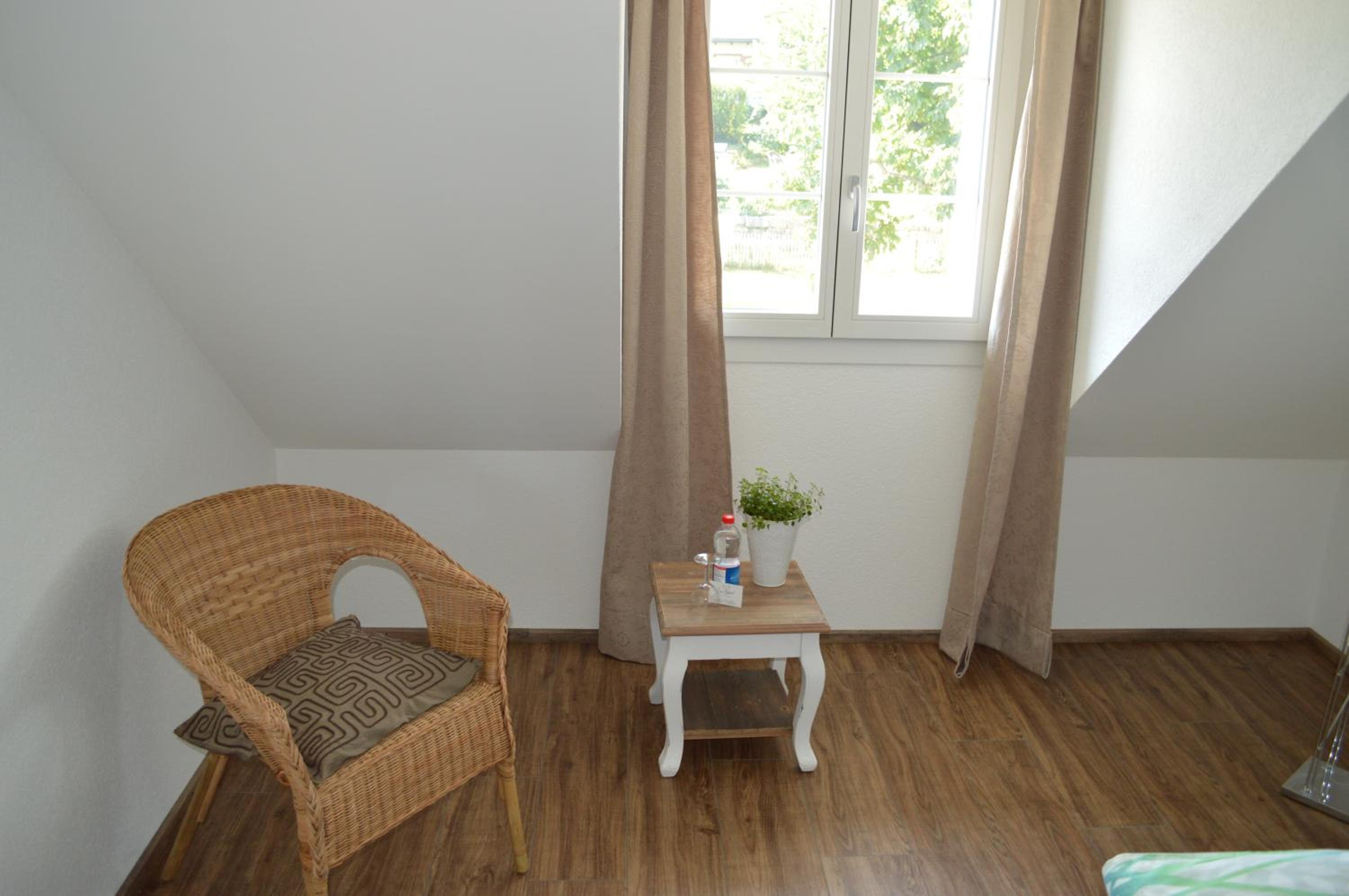 Single Room with Shared Bathroom photo 2