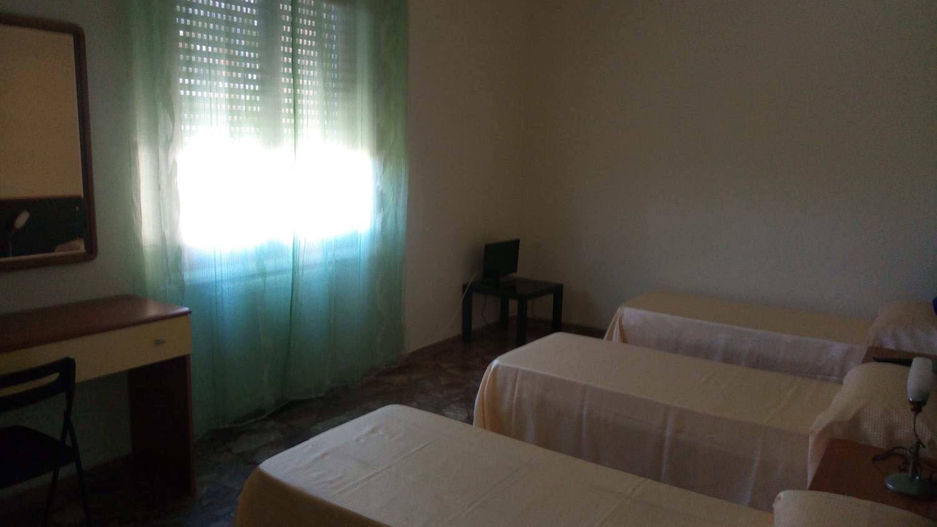 Triple Room with Shared Bathroom photo 1