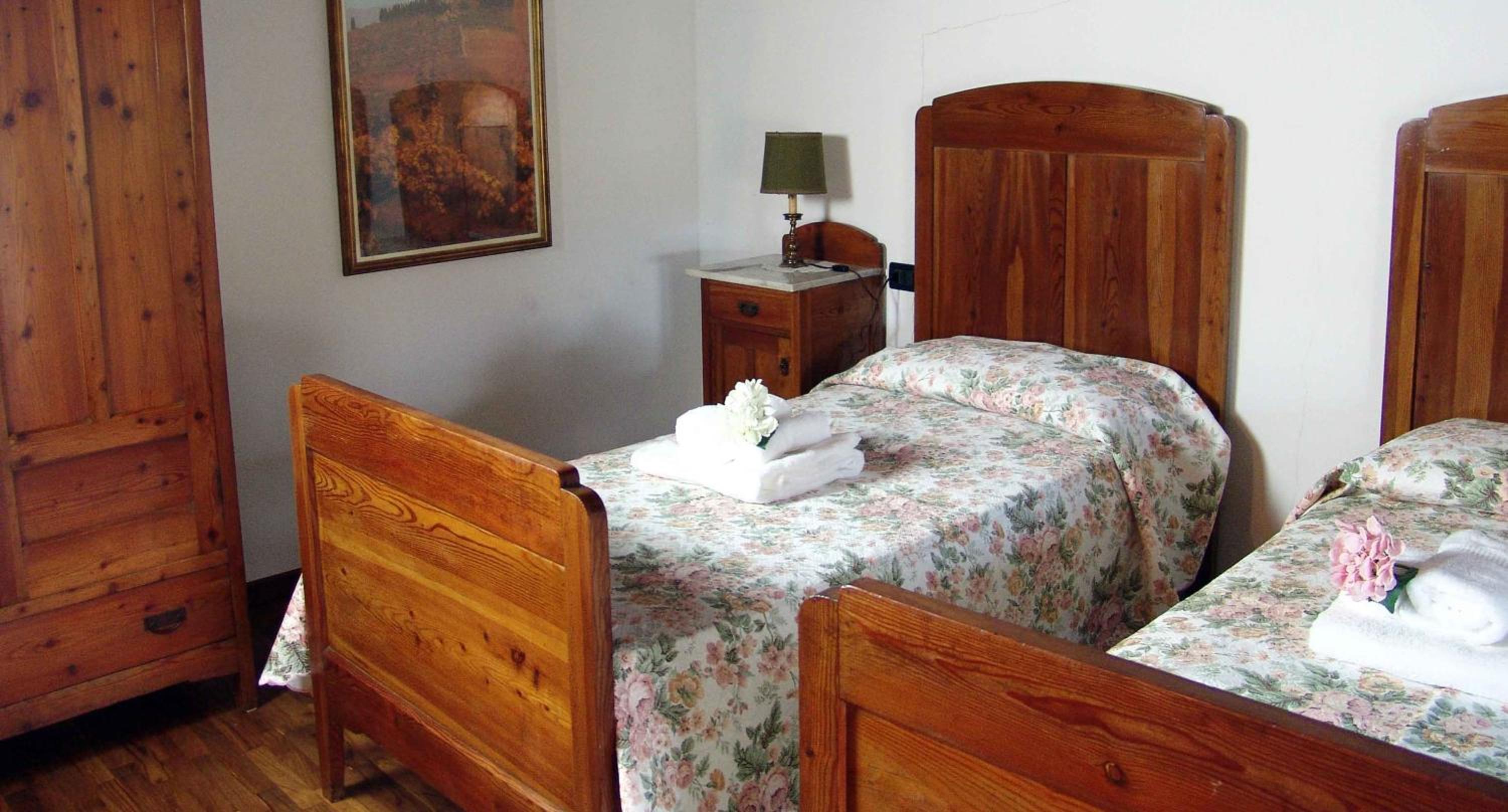 Quadruple Room with Private Bathroom photo 3