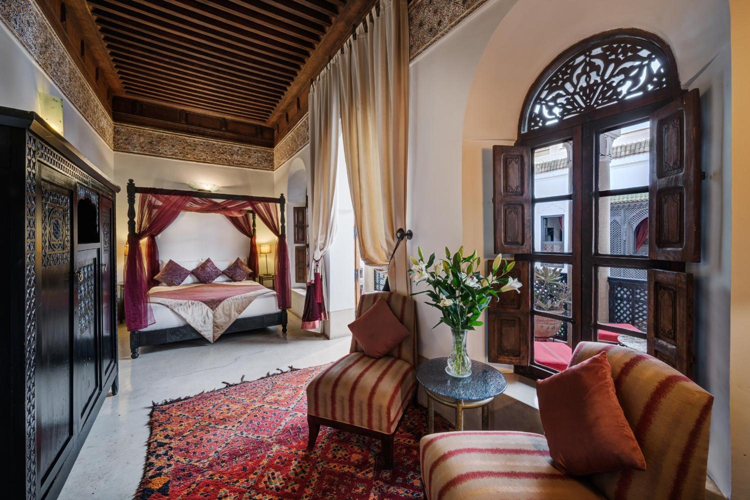 Junior Suite with Balcony - Photo 4