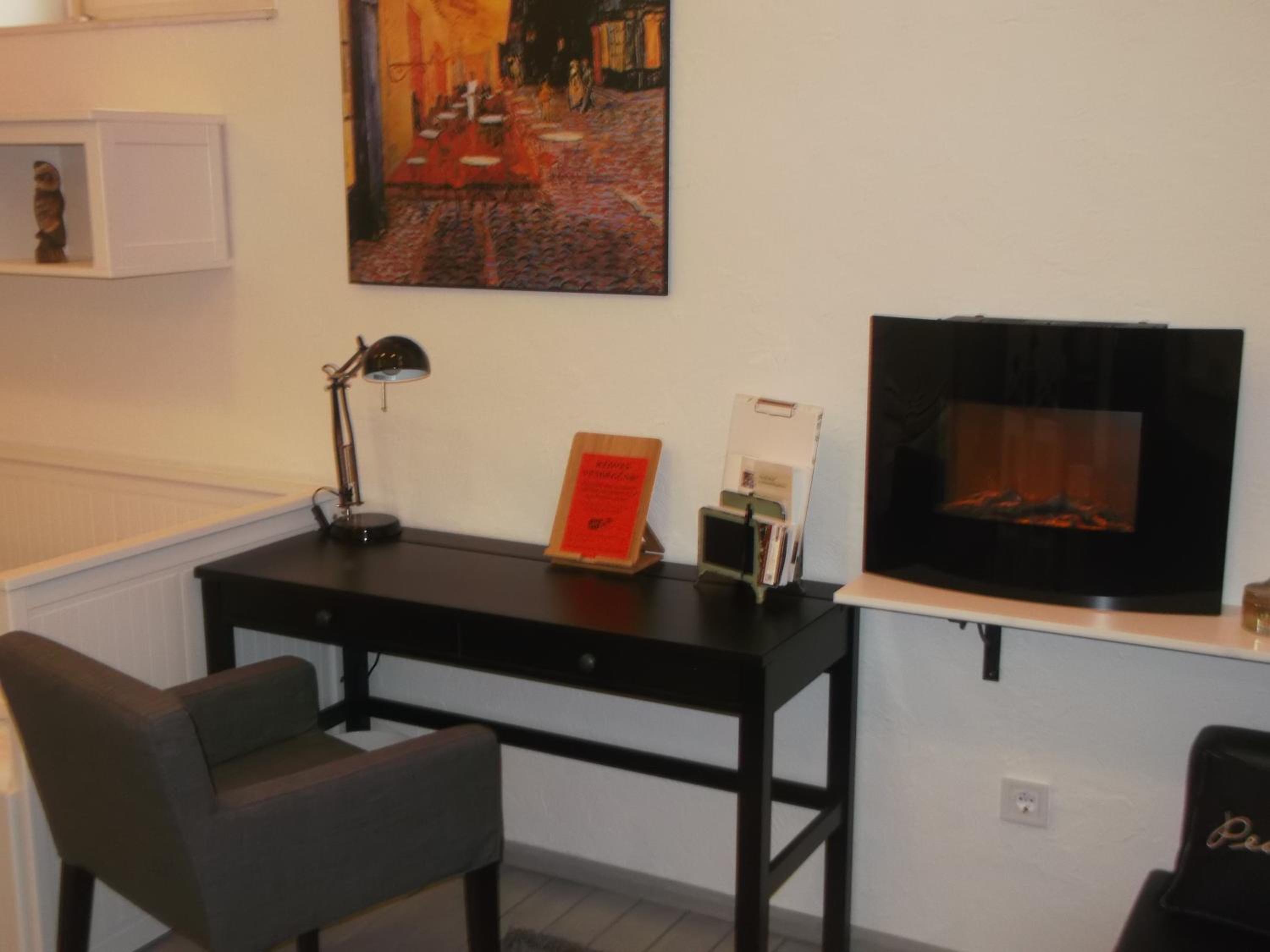 Apartment with Terrace - Photo 24