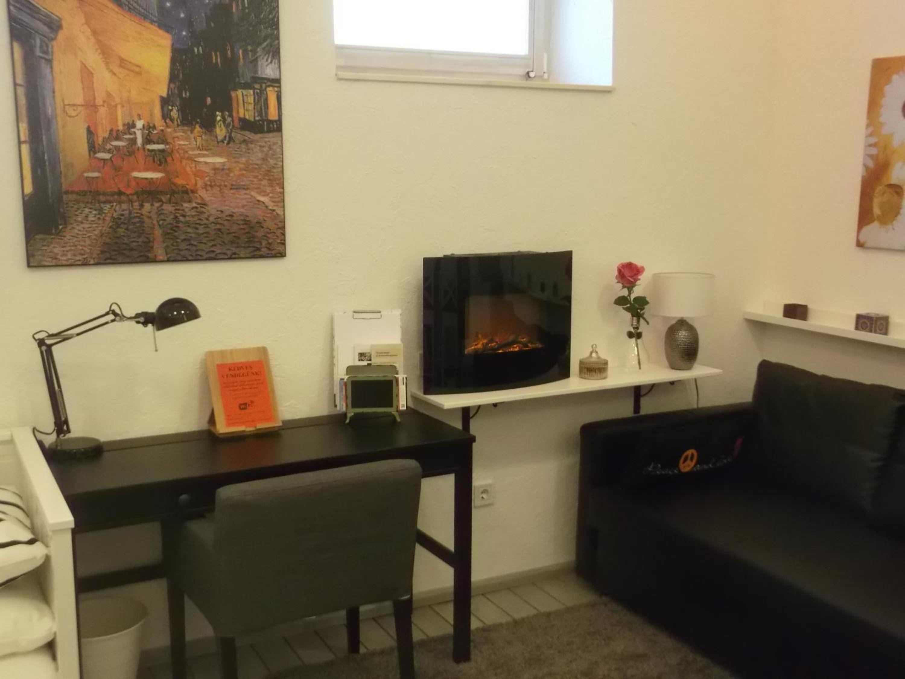 Apartment with Terrace - Photo 20