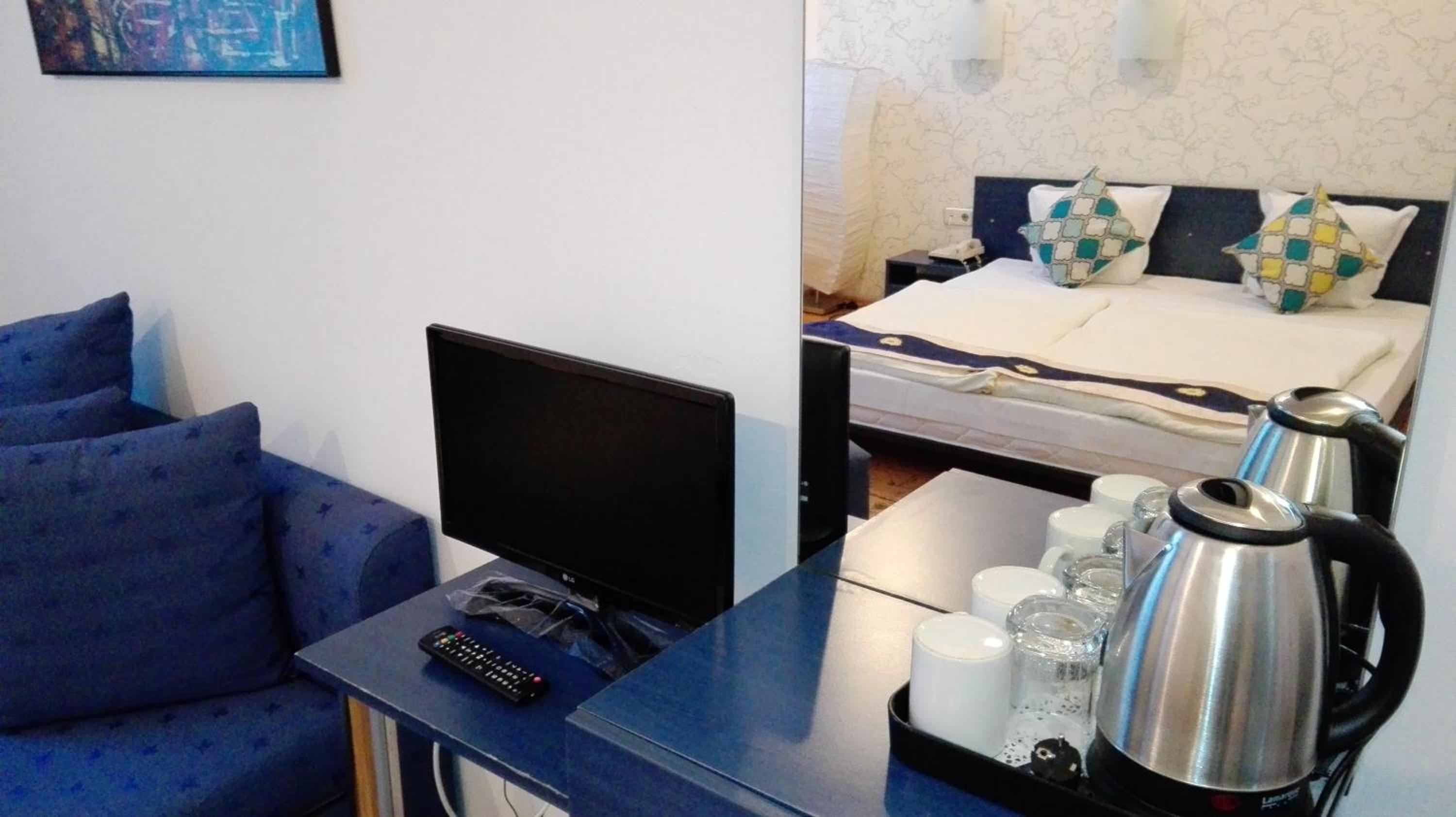 Deluxe Double or Twin Room - Photo 13
