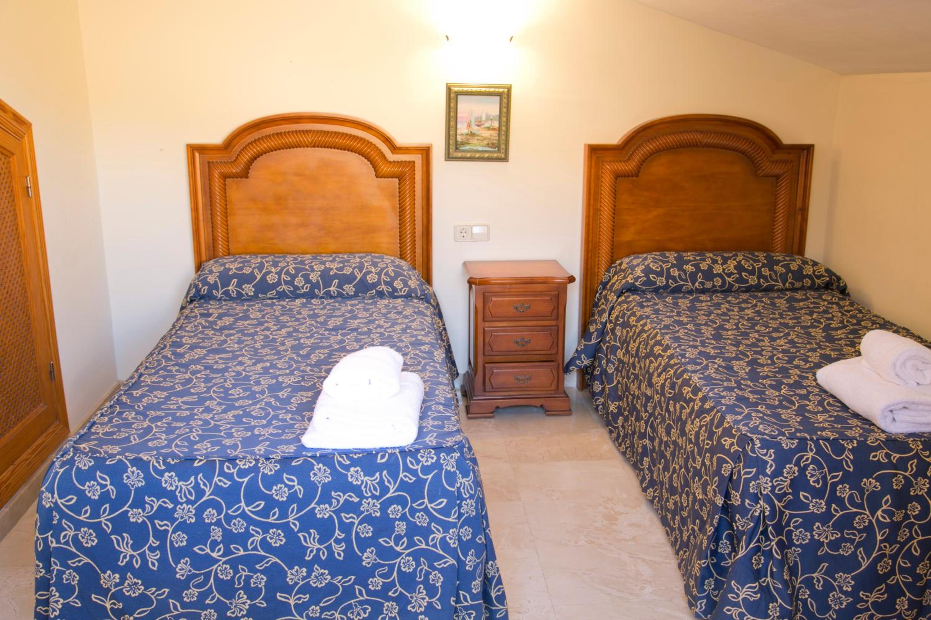 Two-Bedroom Apartment with terrace (4+1) photo 3