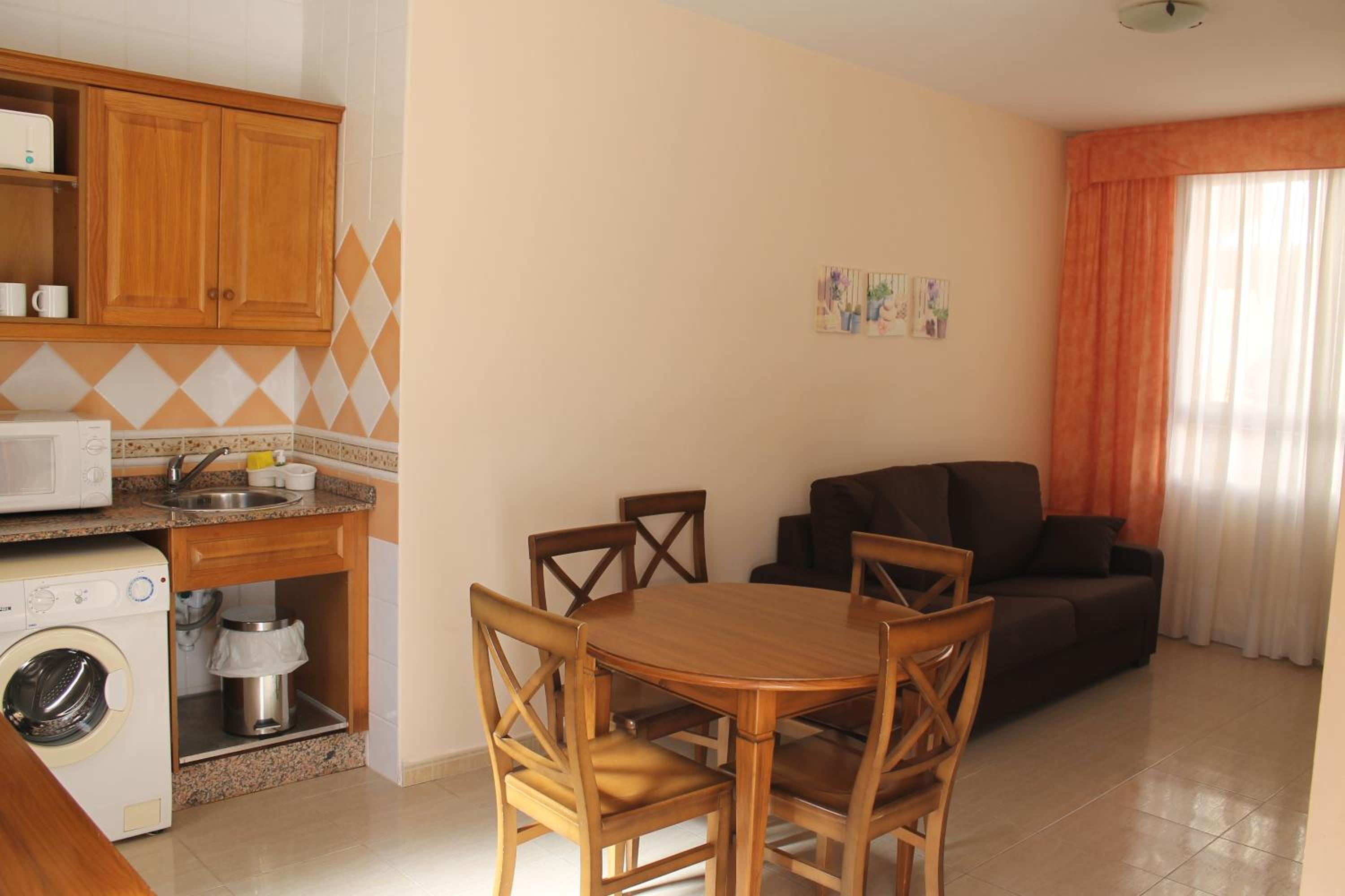 One-Bedroom Apartment (1 Adult) - Photo 7