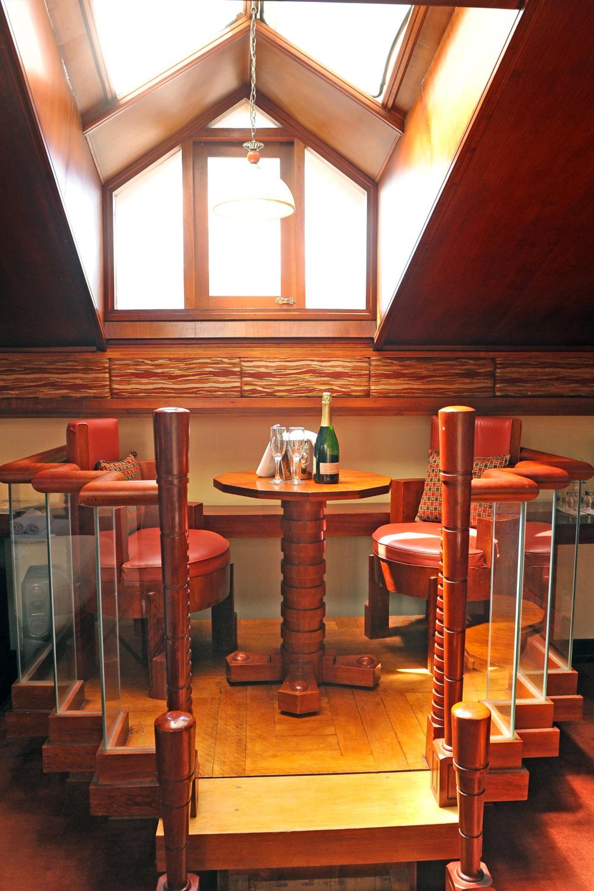 Suite with Jacuzzi photo 2