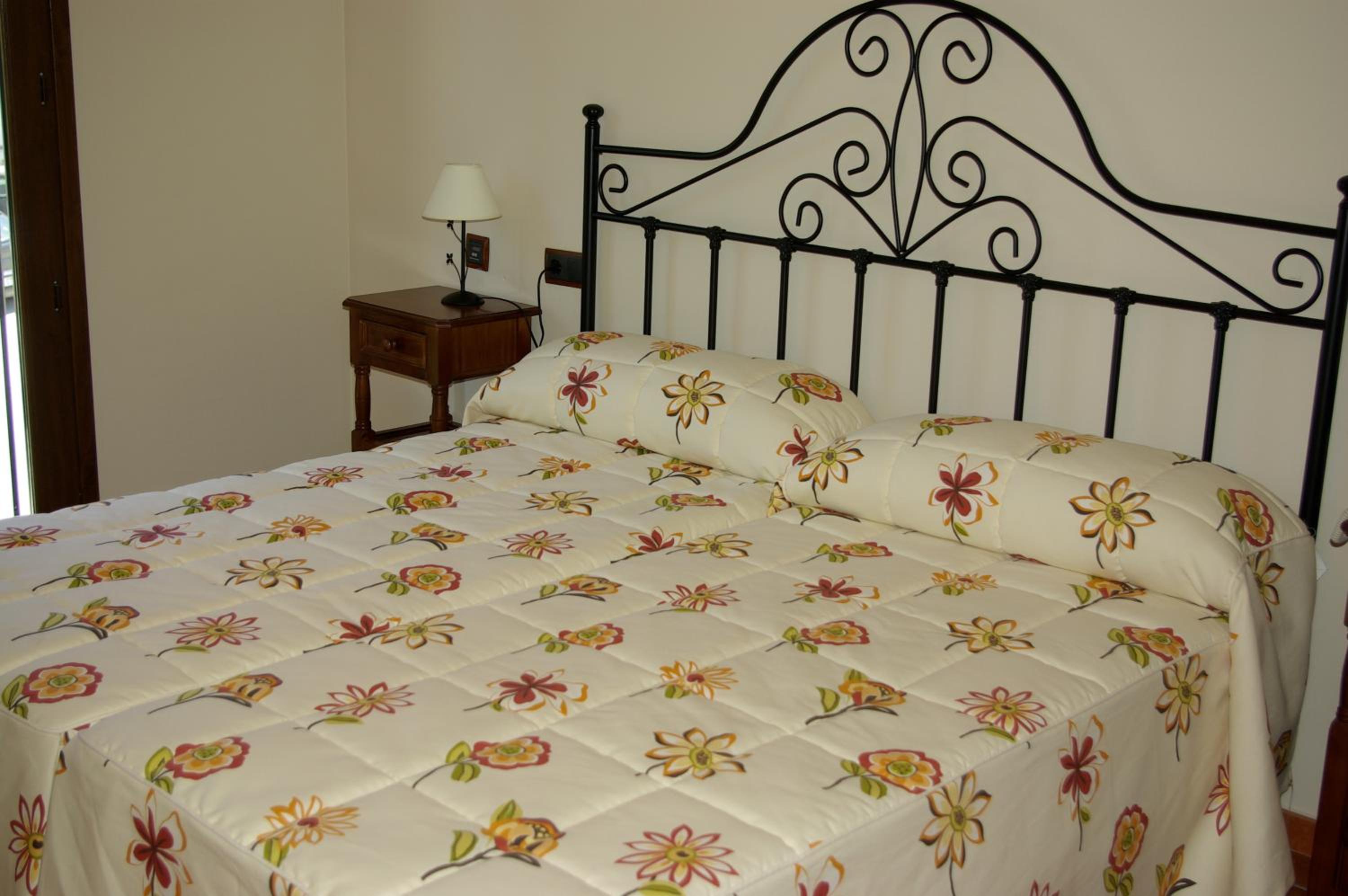 Twin Room - Photo 1
