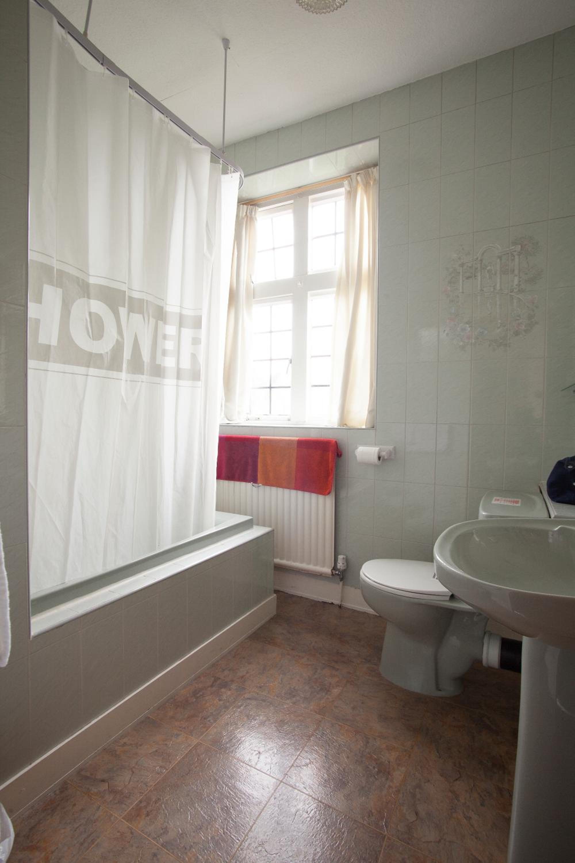 Single Room photo 3