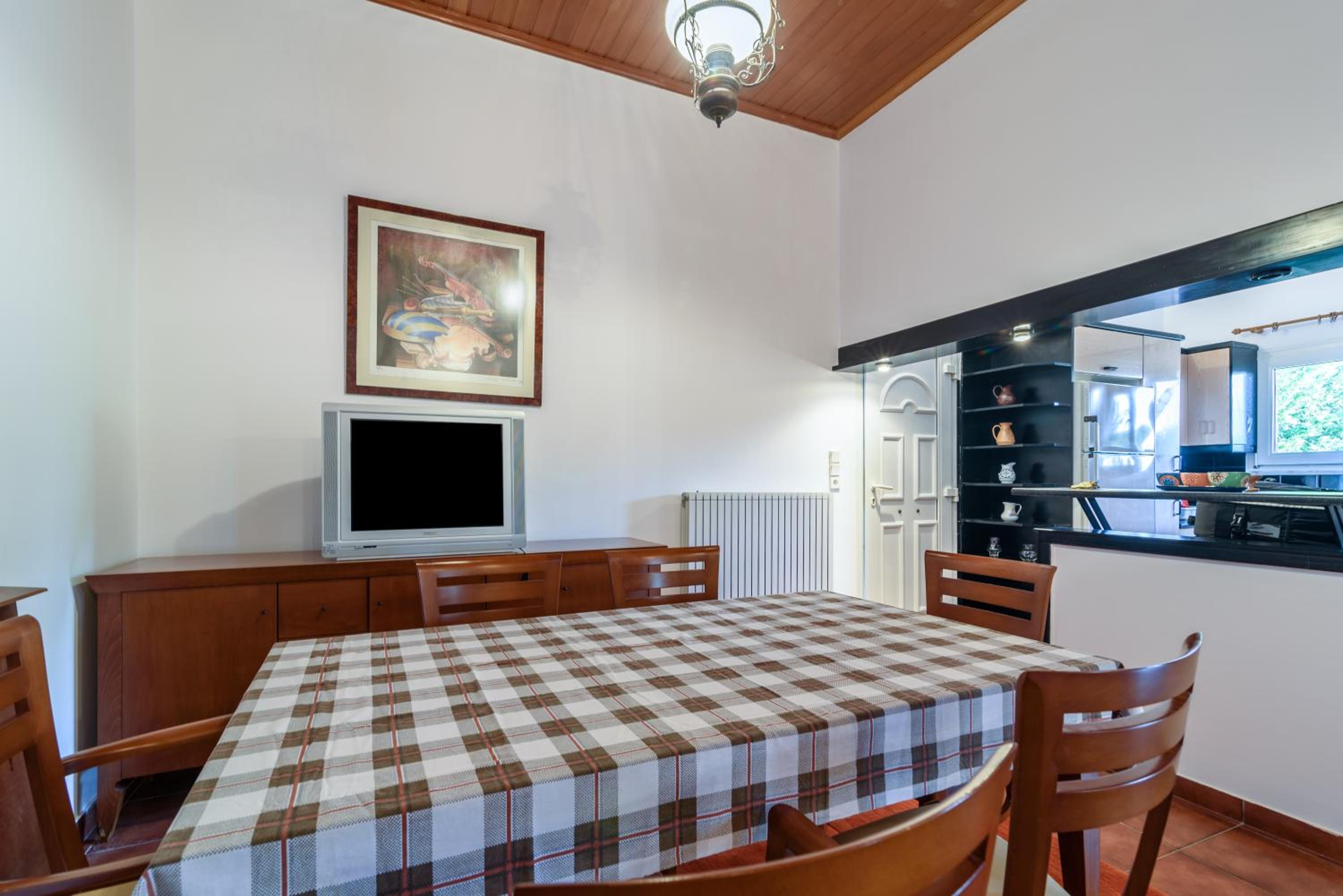 Three-Bedroom Villa - Photo 11