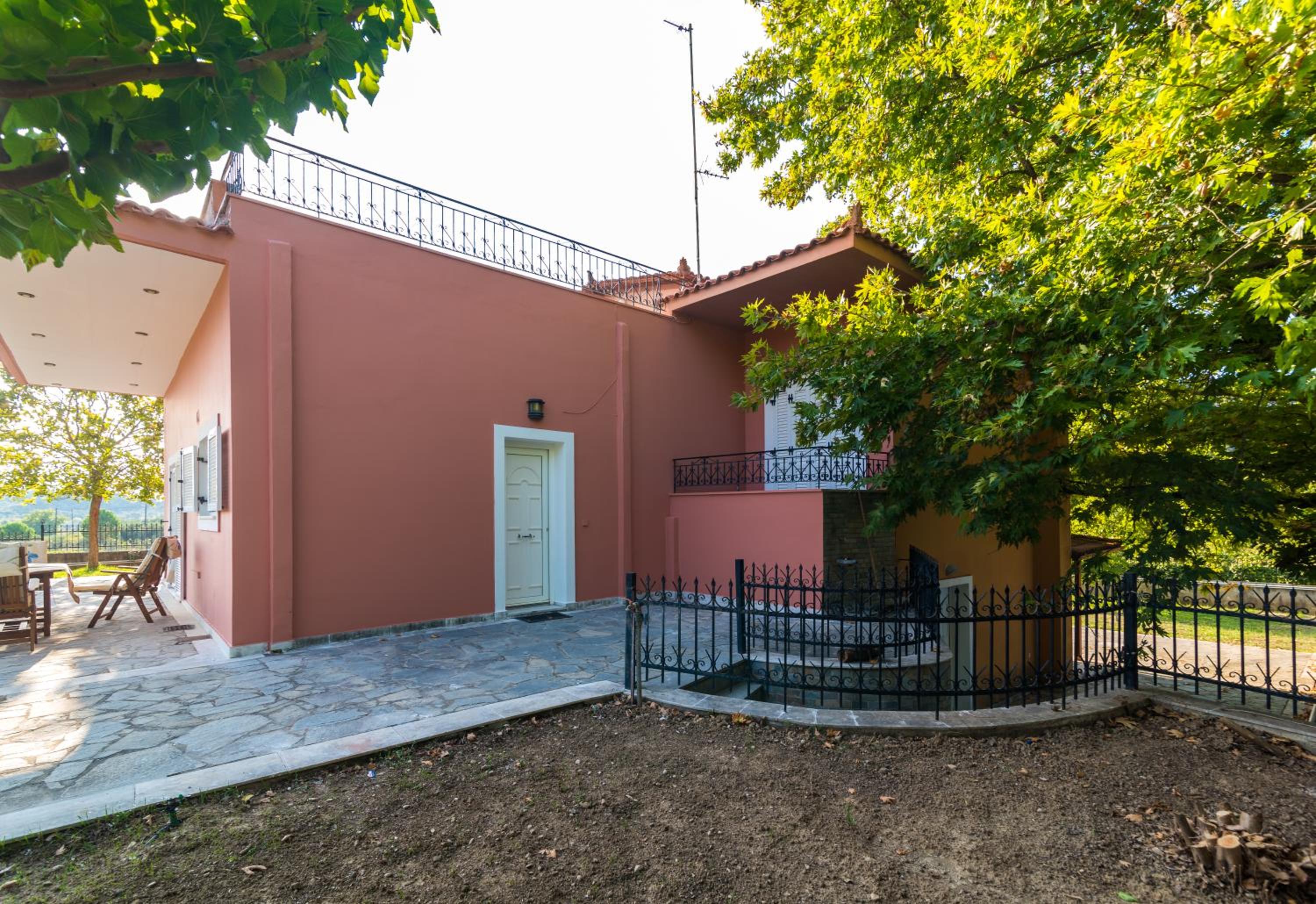 Three-Bedroom Villa - Photo 10