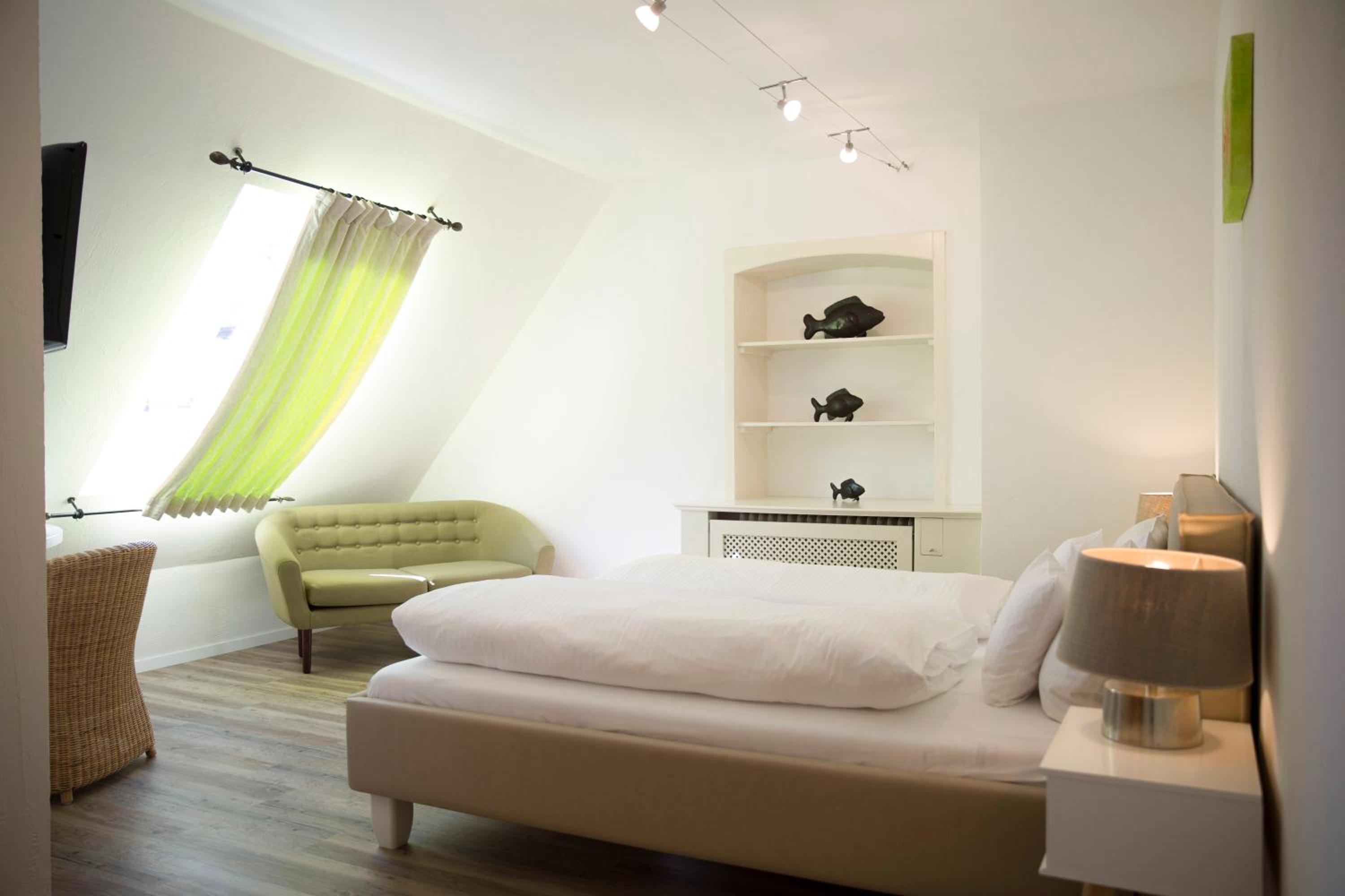 Economy Double Room photo 1