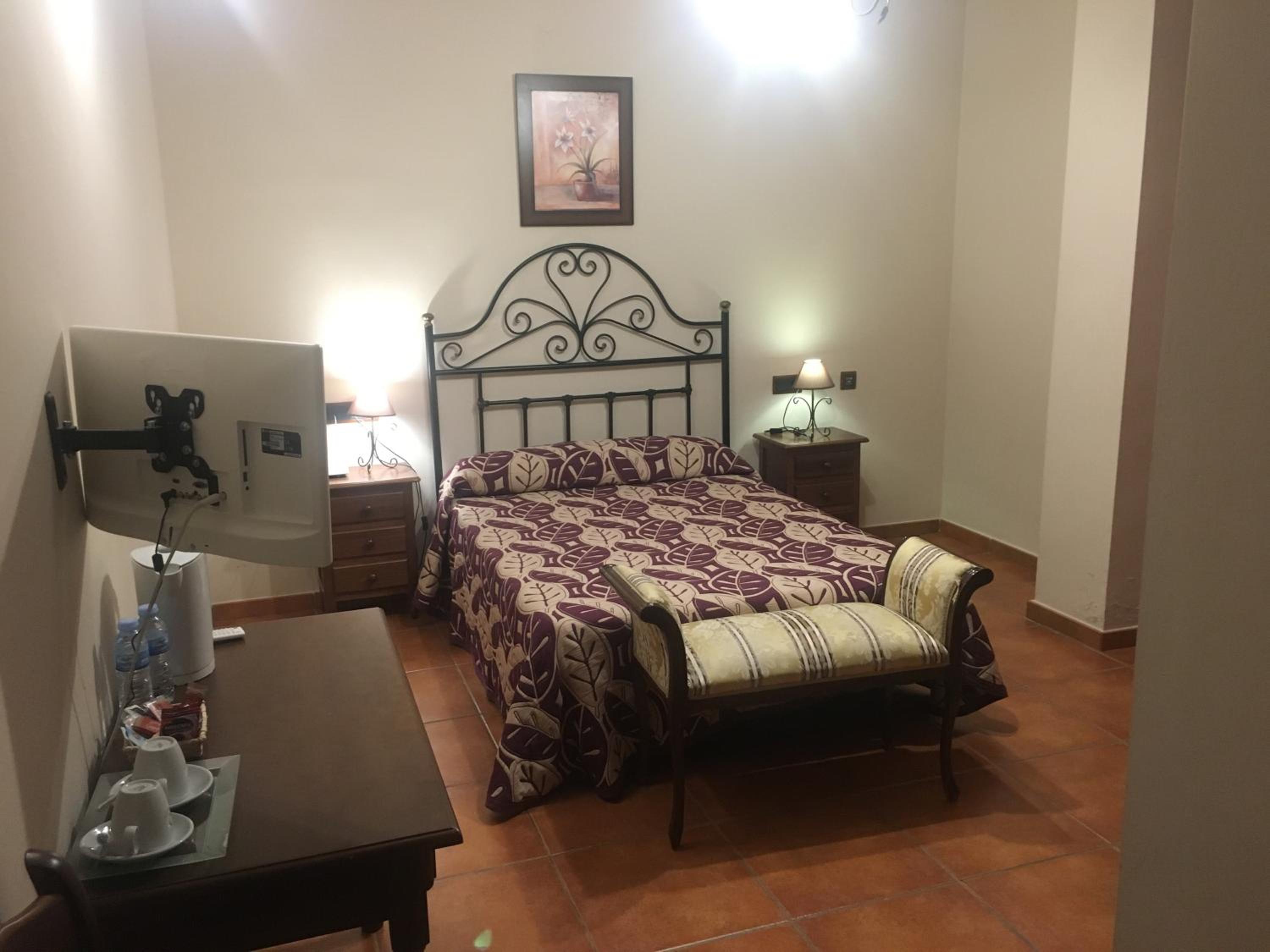Double Room - Photo 2