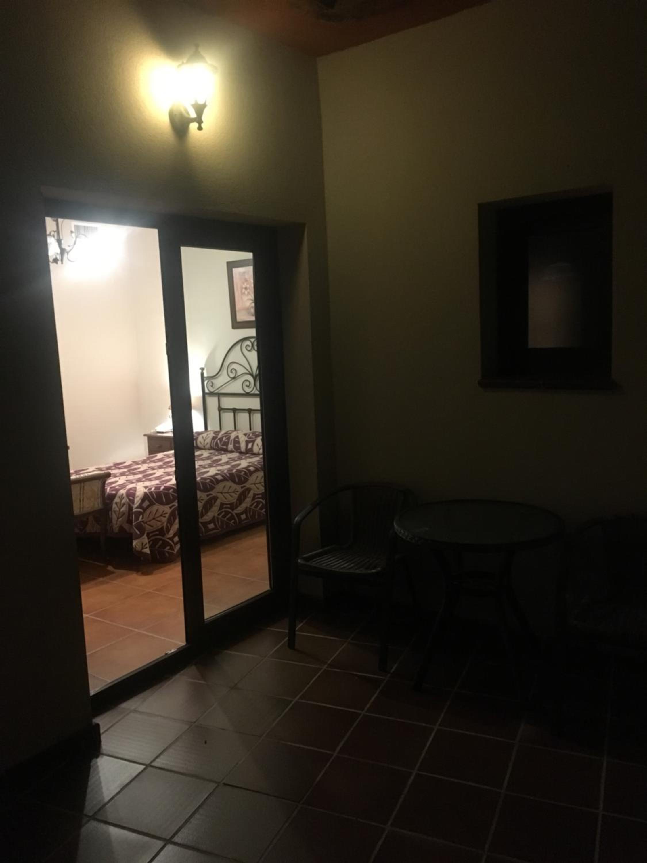 Double Room - Photo 6