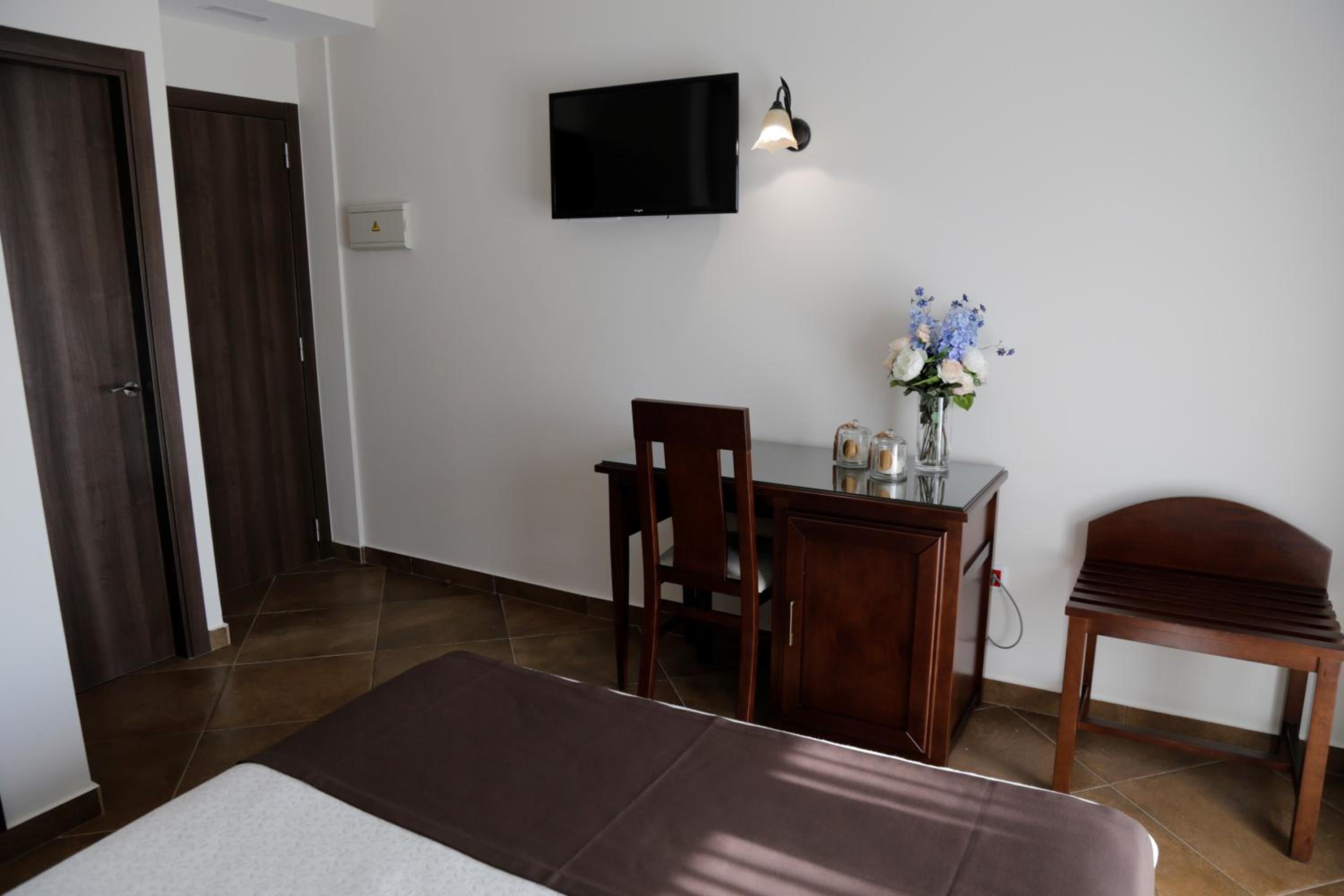 Double Room with Extra Bed with Terrace photo 2