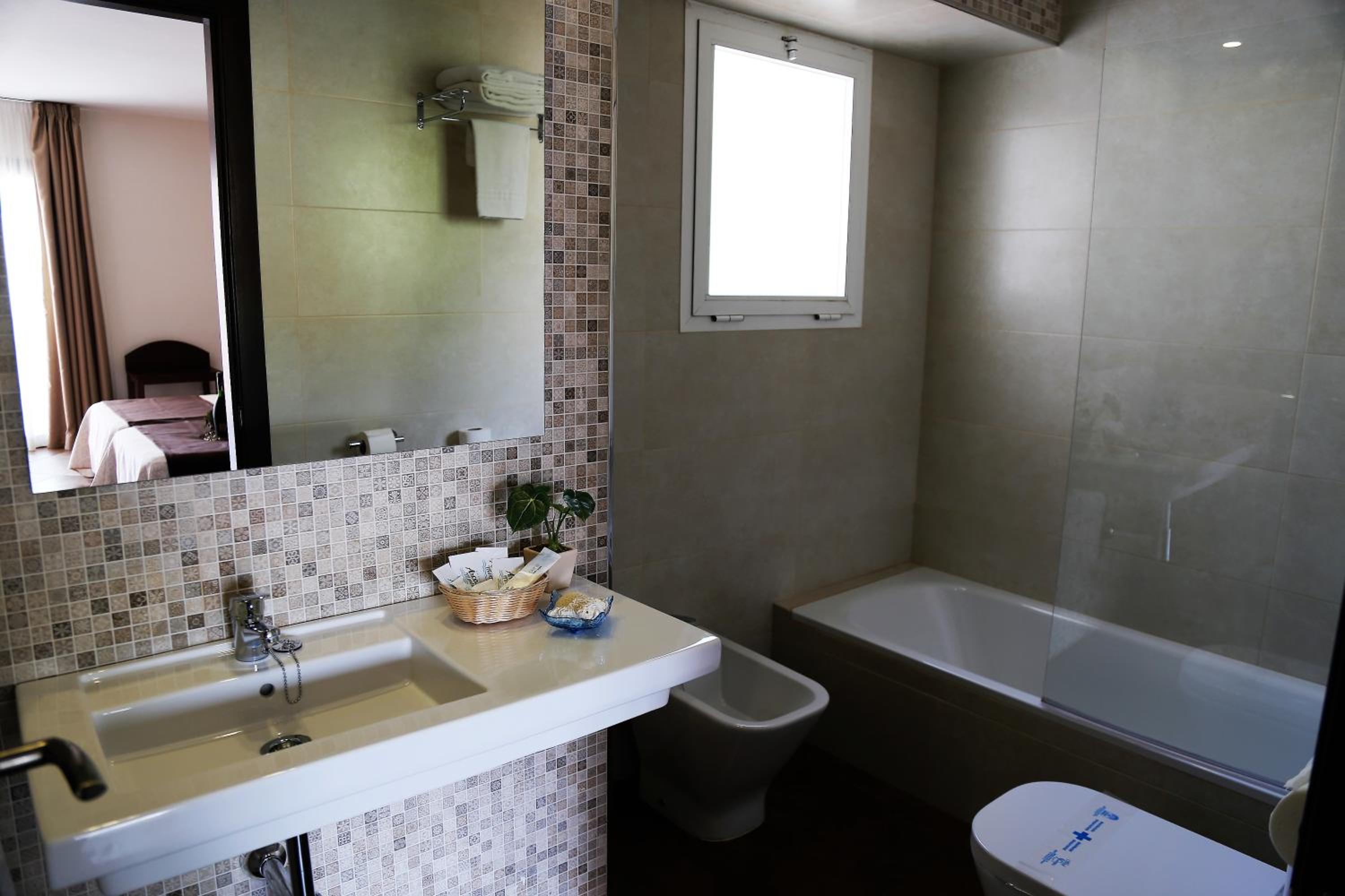 Double Room with Extra Bed with Terrace photo 3