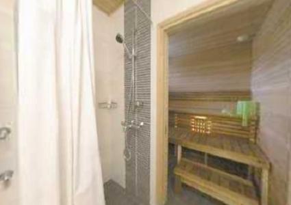 One-Bedroom Apartment with Sauna - Photo 70