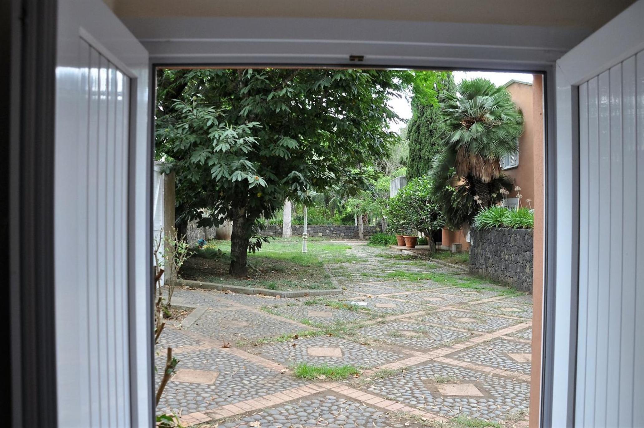 One-Bedroom House - Photo 14