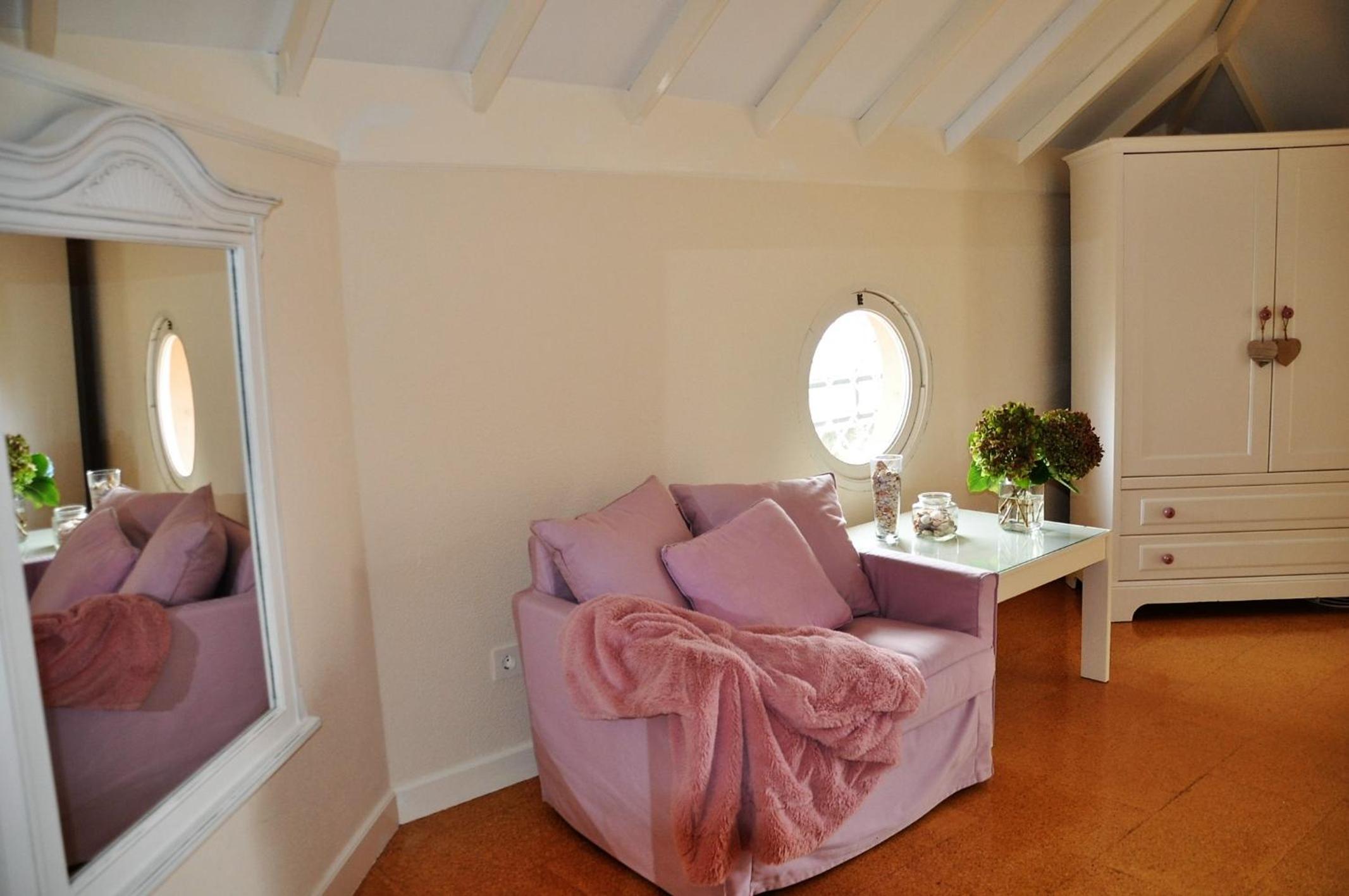 One-Bedroom House - Photo 23