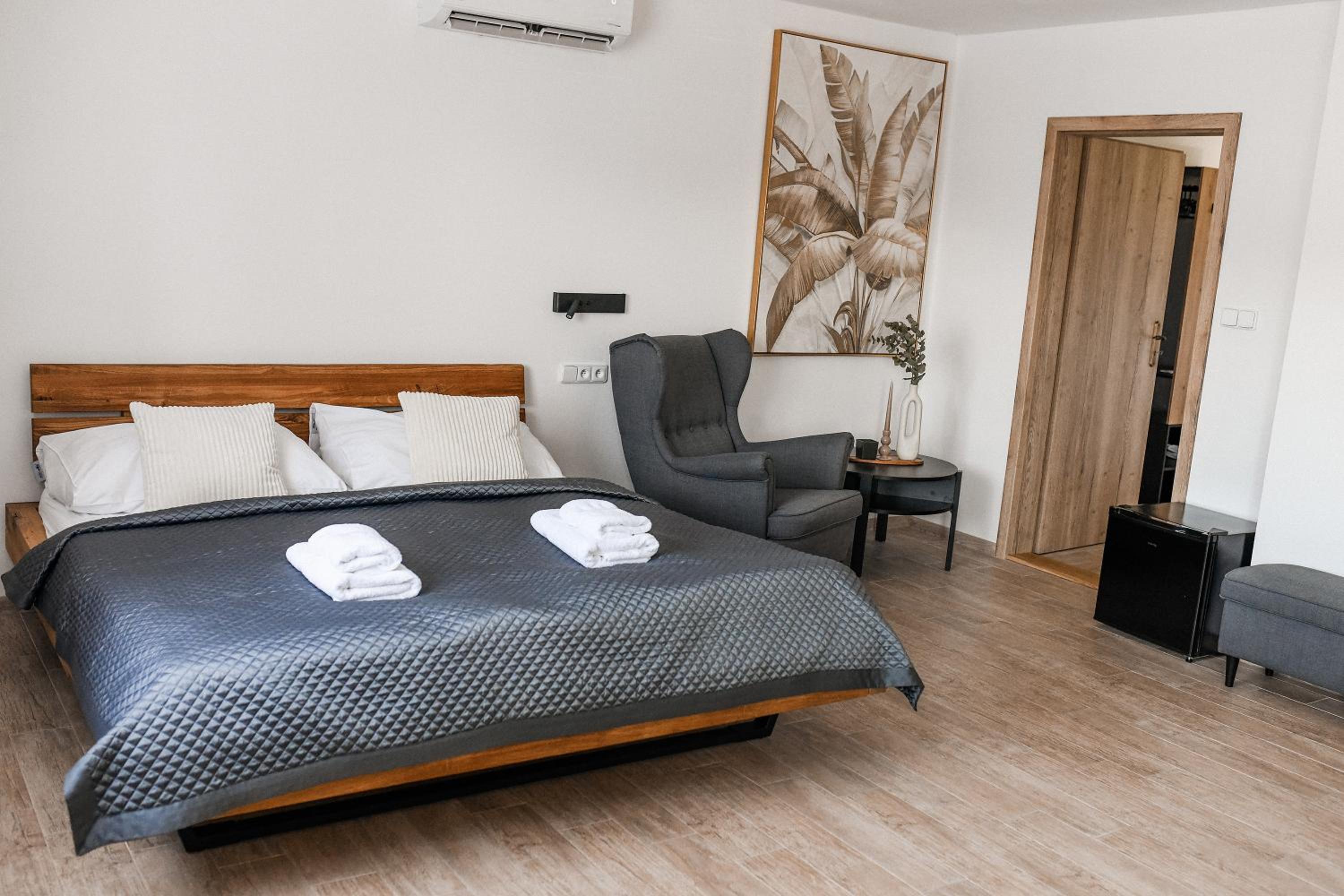 Deluxe Double Room with Bath
