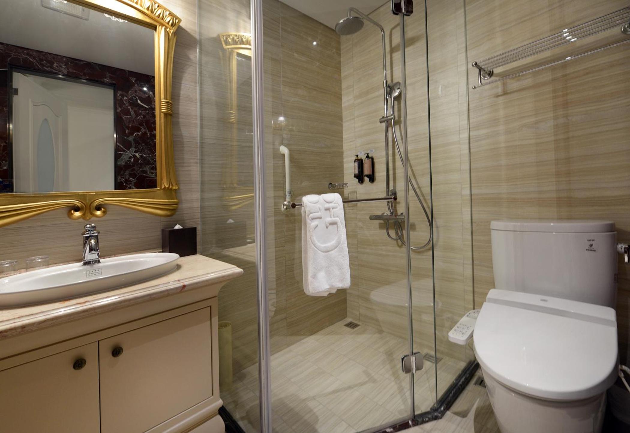 Standard Double Room - Photo 7