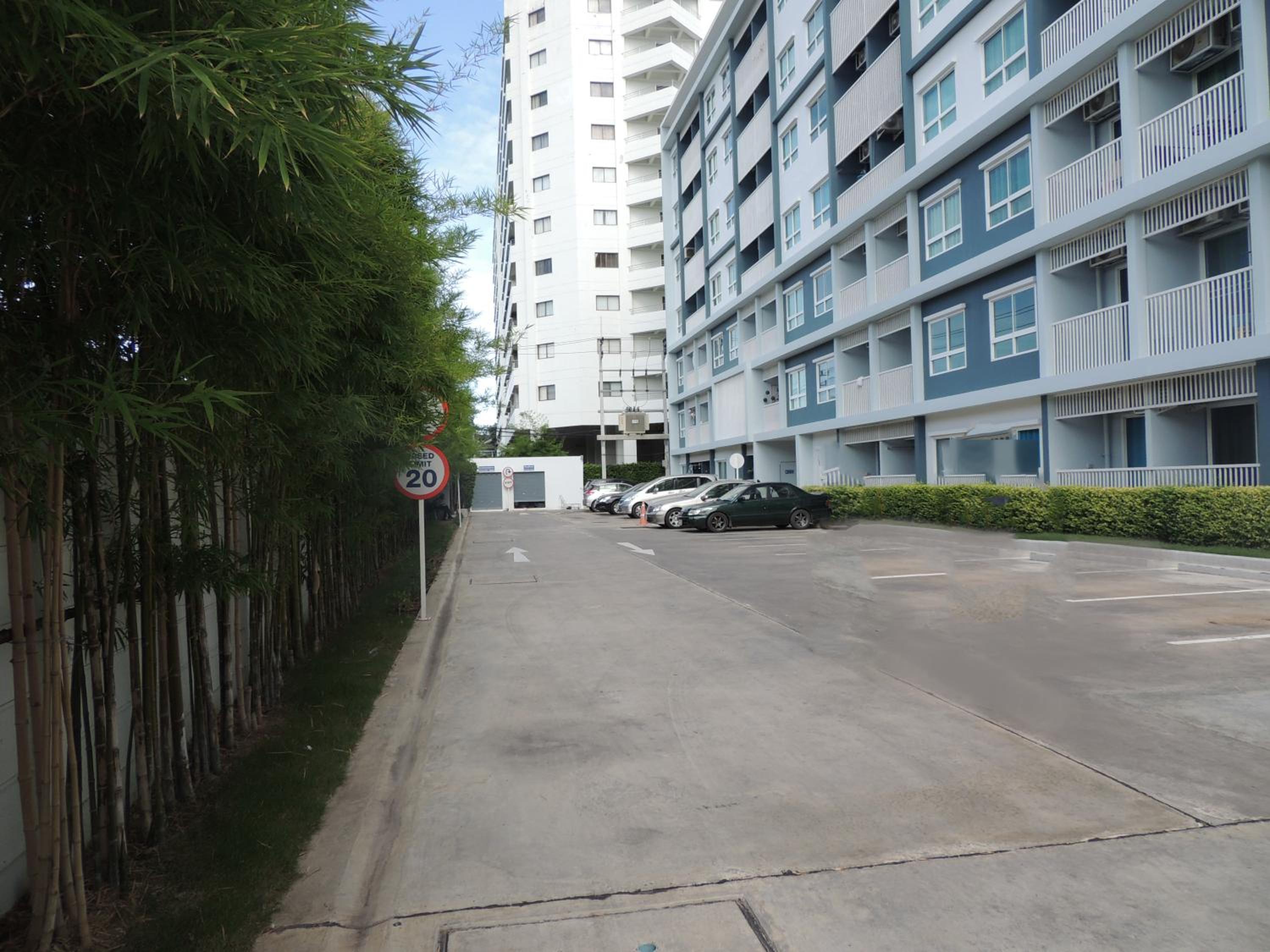 Apartment with Garden View - Photo 14