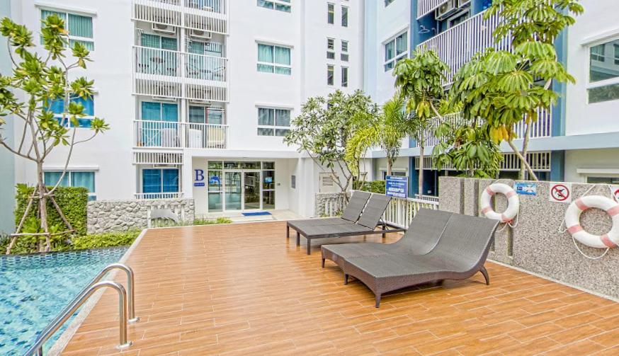 Apartment with Garden View - Photo 11