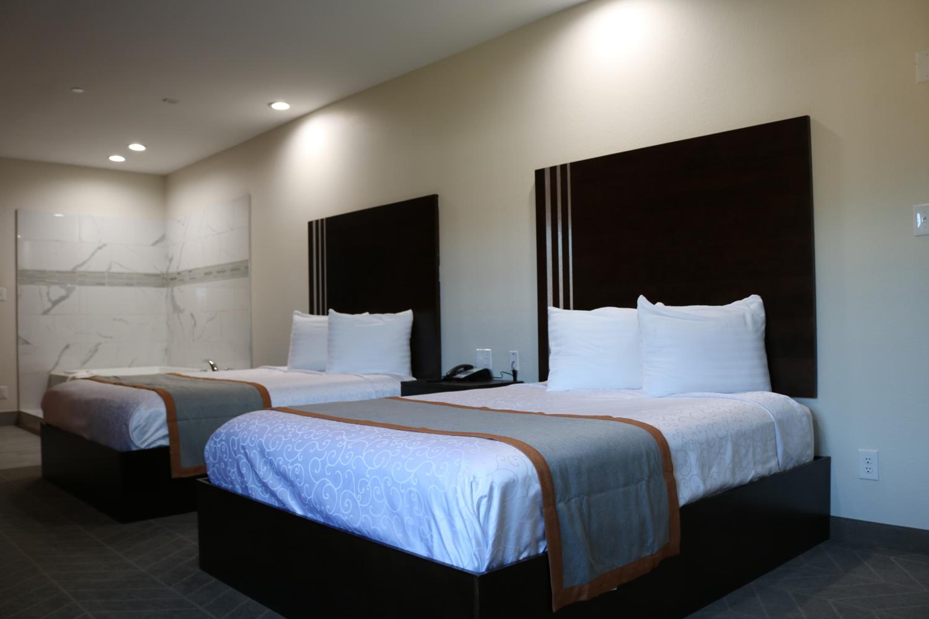 King Suite with Spa Bath photo 1